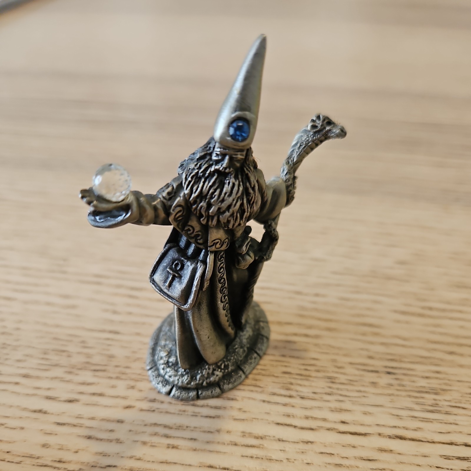 Vintage 1988 Hudson Fine Pewter #4673  Wizard Figurine with Gem.