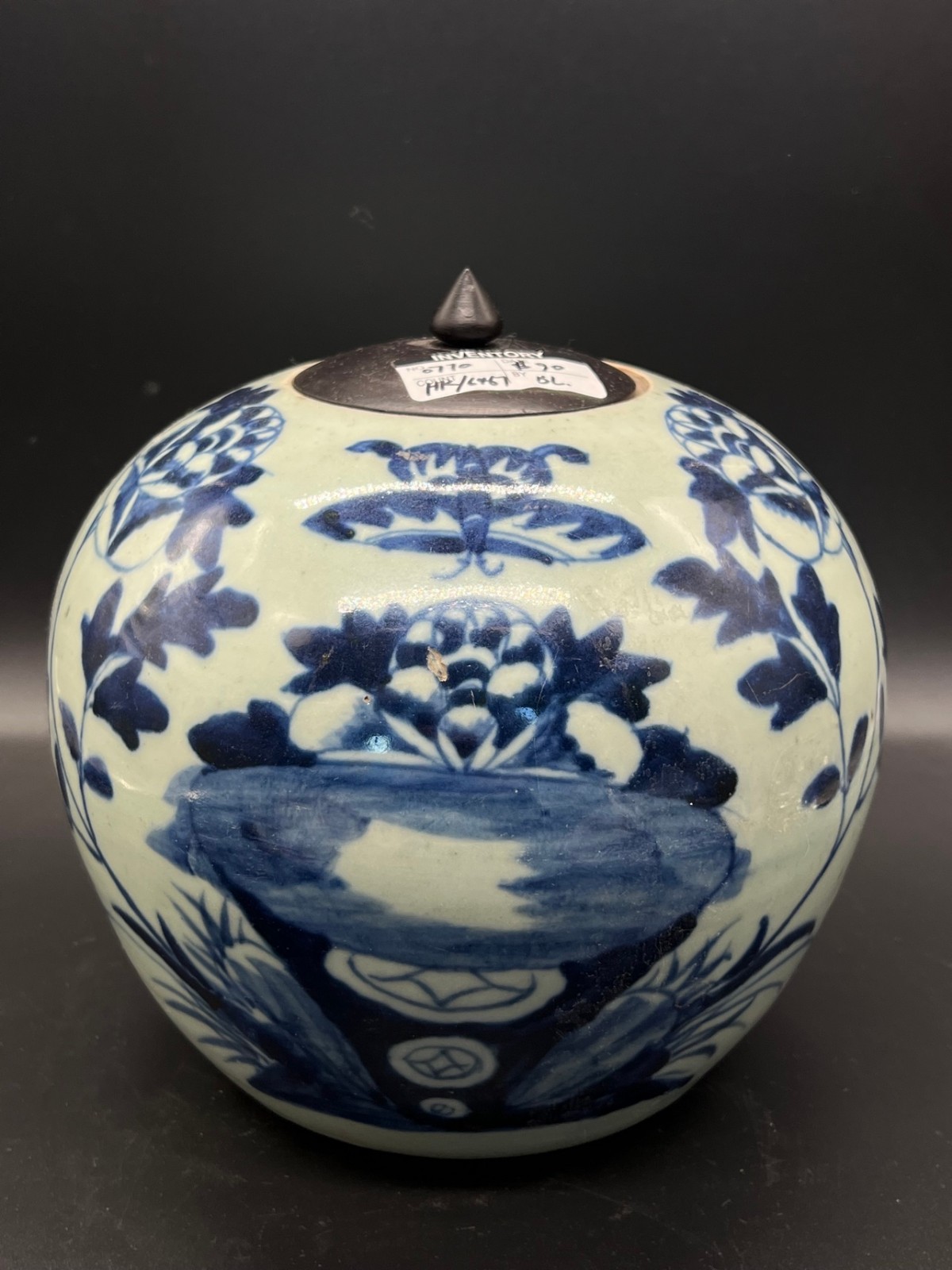 Vintage Chinese Blue White Porcelain Lidded Ginger Jar Peony Wood Lid 8\ Vintage Chinese Blue White Porcelain Lidded Ginger Jar Peony Wood Lid 8\