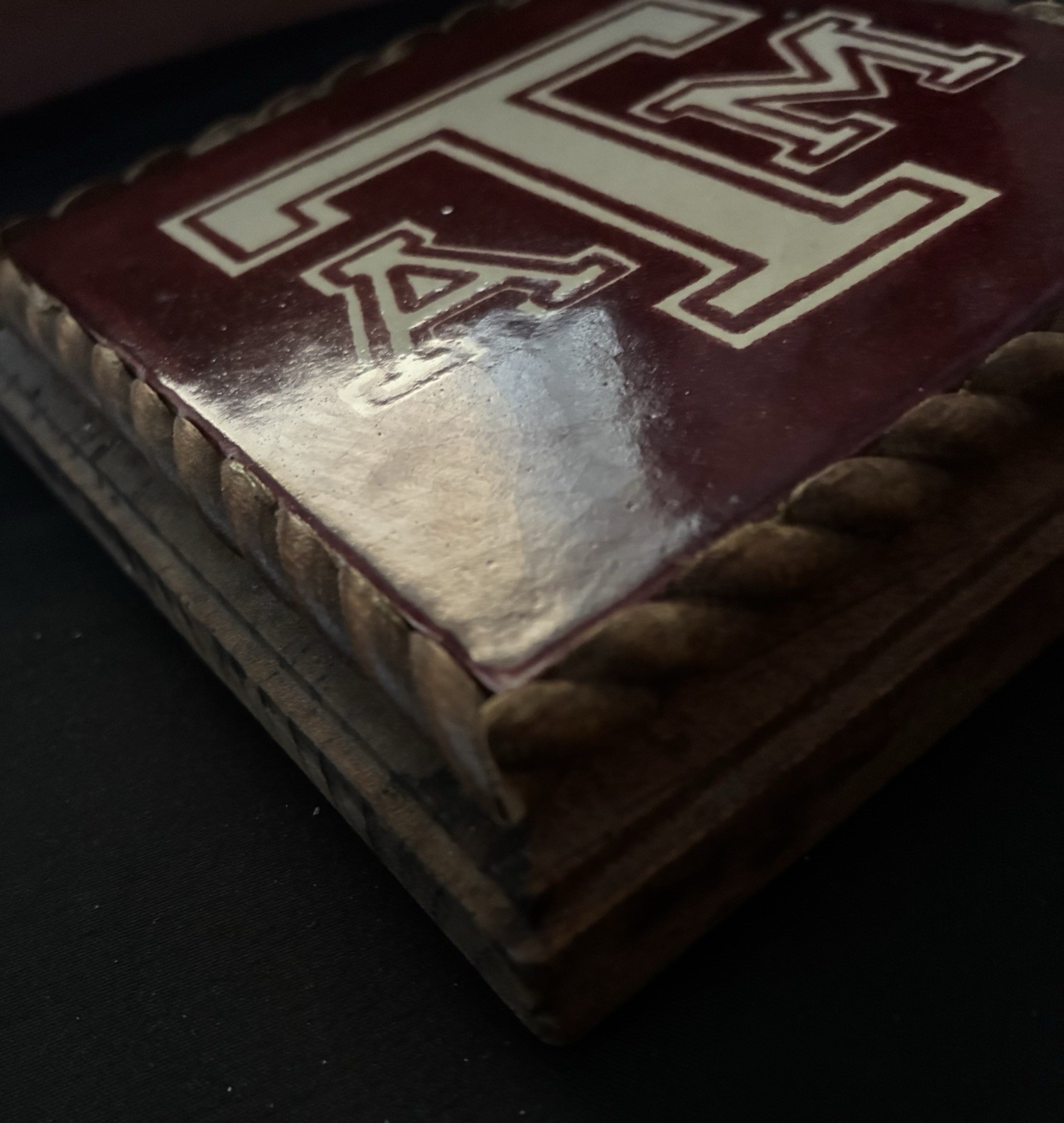 Texas A&M Paperweight Trivet Or?4x4 Ceramic Tile W/Wood Base 👍🏻 Gig’em AGGIES Texas A&M Paperweight Trivet Or?4x4 Ceramic Tile W/Wood Base 👍🏻 Gig’em AGGIES