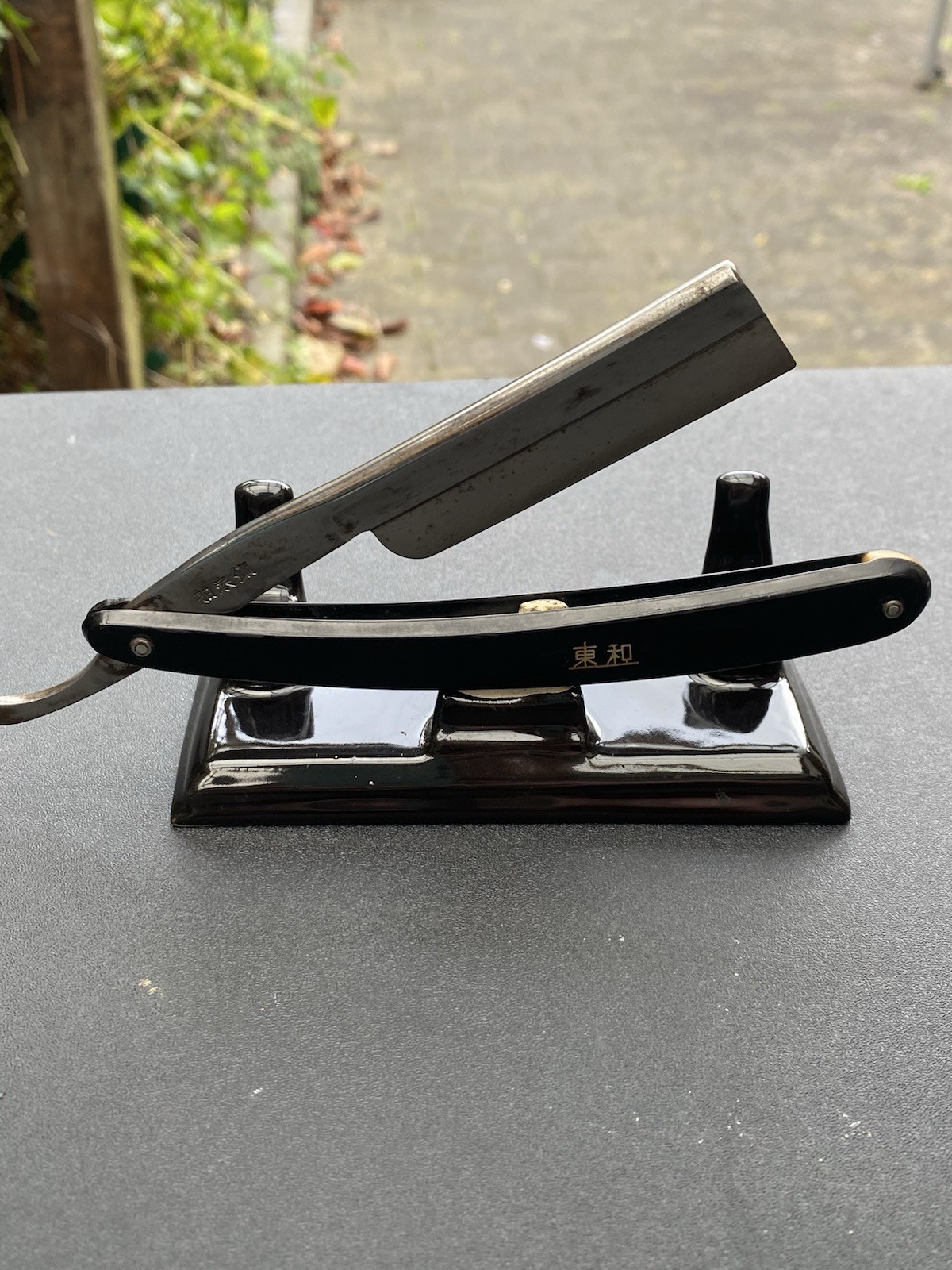 Vintage Circa ‘40’s/50’s Towa 77 Frameback Barber’s Straight Razor Made in Japan Vintage Circa ‘40’s/50’s Towa 77 Frameback Barber’s Straight Razor Made in Japan
