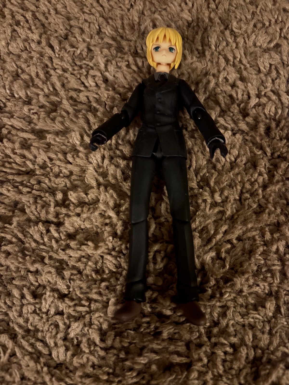 Used figma Fate/Zero Saber Figure Used figma Fate/Zero Saber Figure