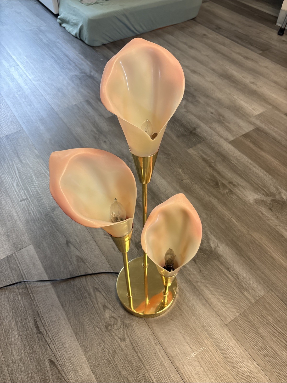 Vintage 1980s 3 Pink Frosted Calla Lily Brass Table Lamp-Tested & Working- 3 Way
