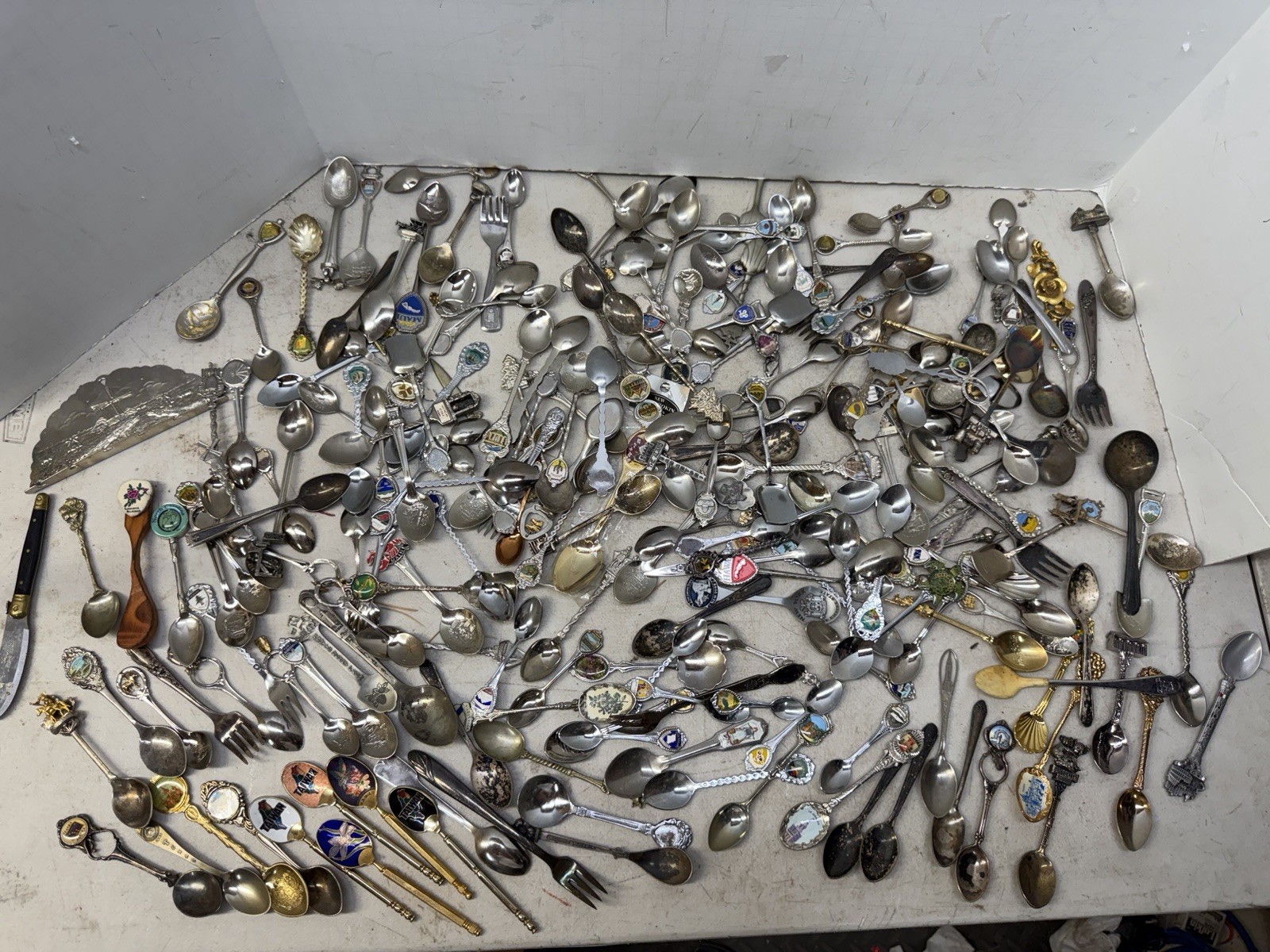 Lot Of Vintage Souvenir Spoons Collectible 200+ Lot Of Vintage Souvenir Spoons Collectible 200+