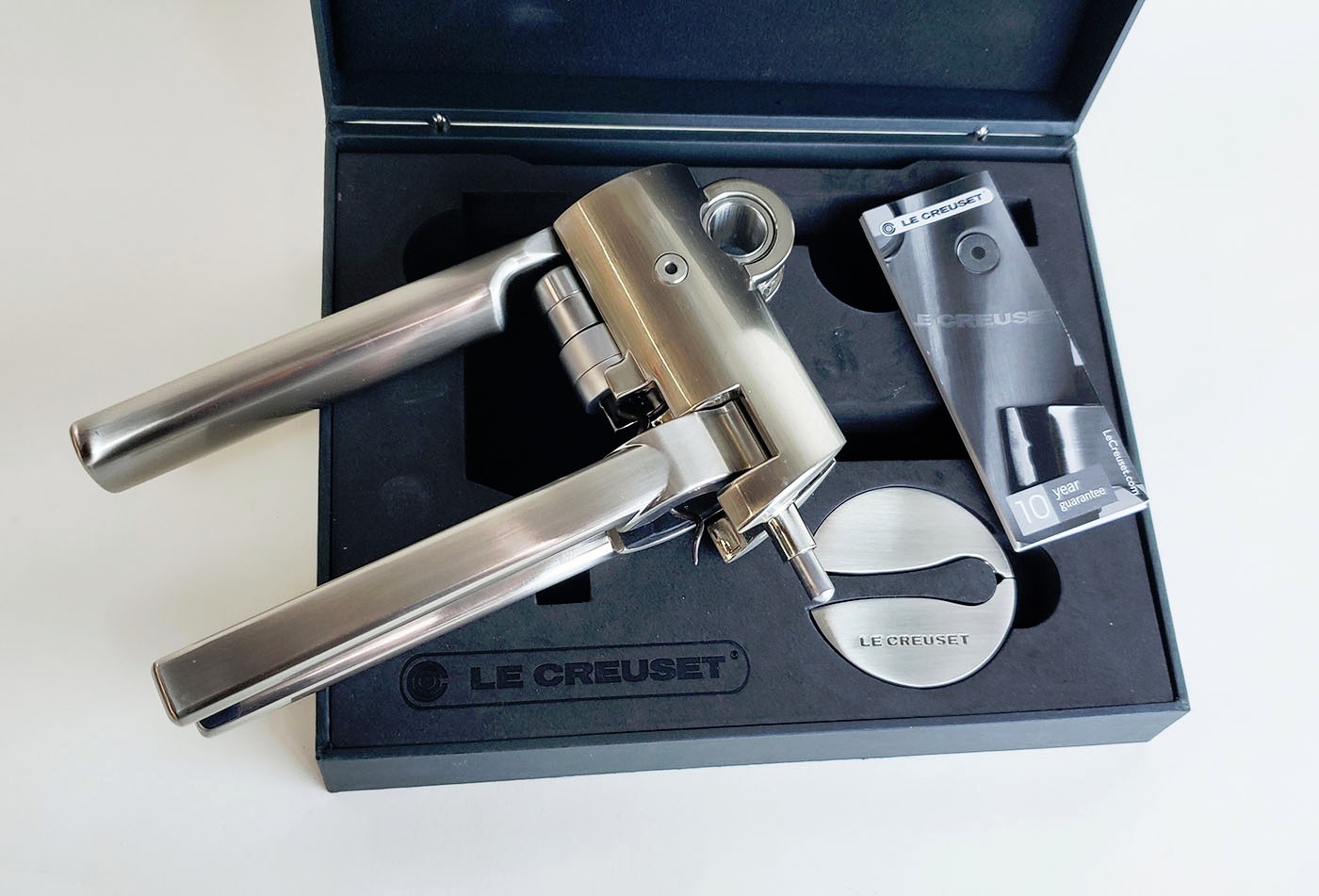 Le Creuset bottle openes appears to be unused Le Creuset bottle openes appears to be unused