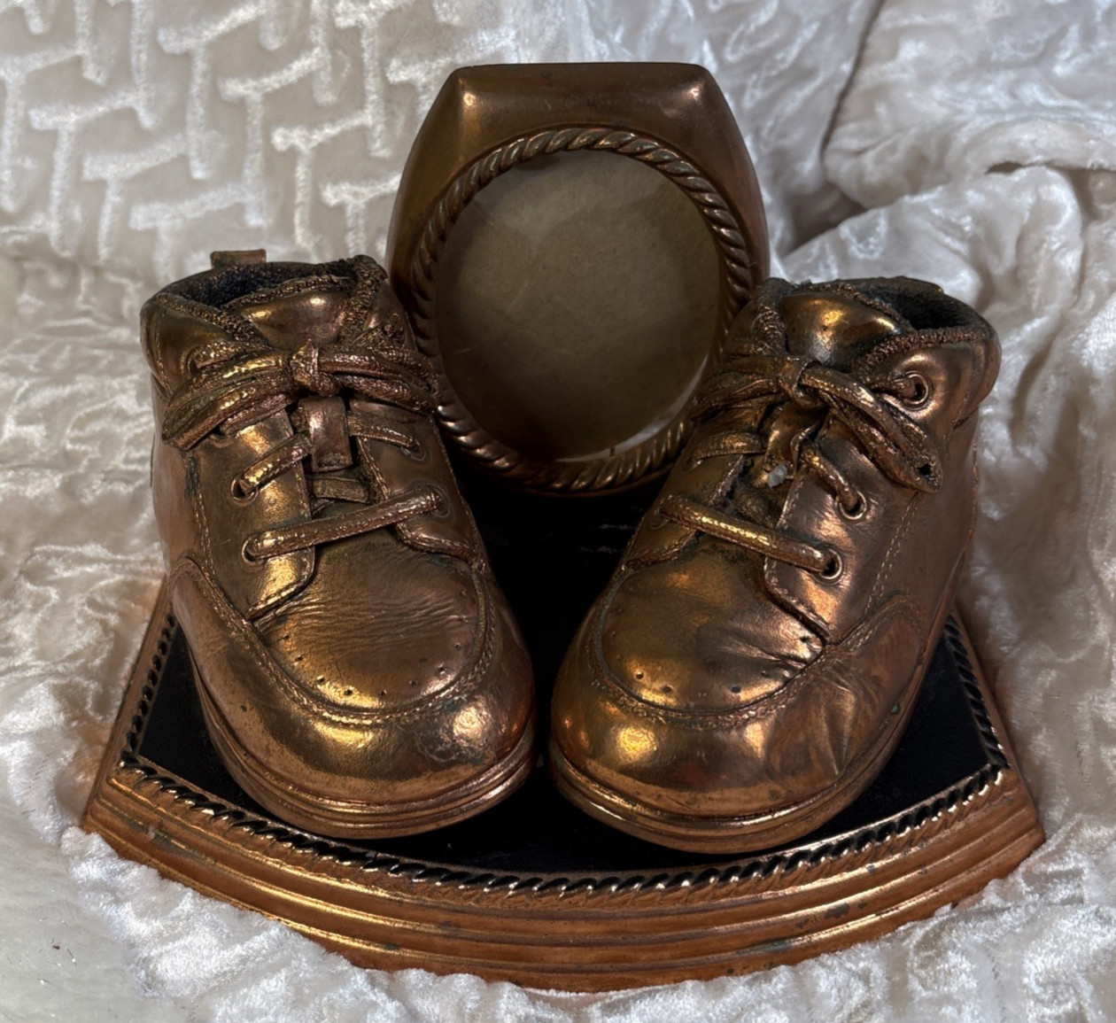 Antique Vintage Picture Frame Baby Shoes Antique Vintage Picture Frame Baby Shoes