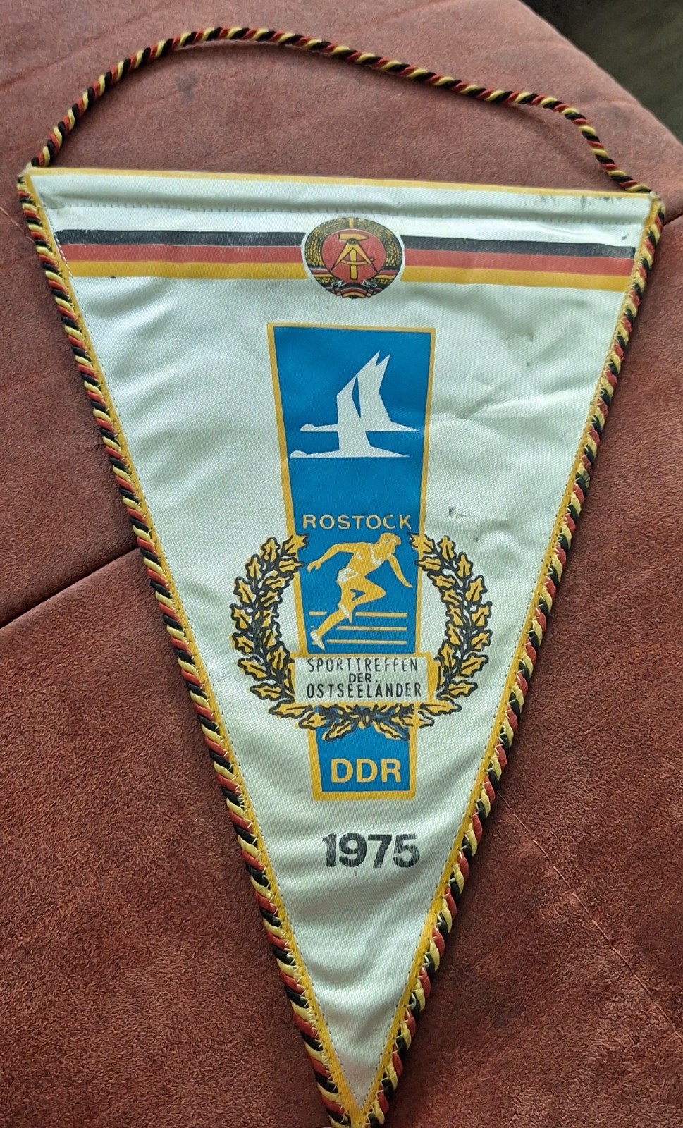 Pennant SPORTS MEETING OF THE BALTIC SEA COUNTRIES 1975 ROSTOCK Pennant SPORTS MEETING OF THE BALTIC SEA COUNTRIES 1975 ROSTOCK