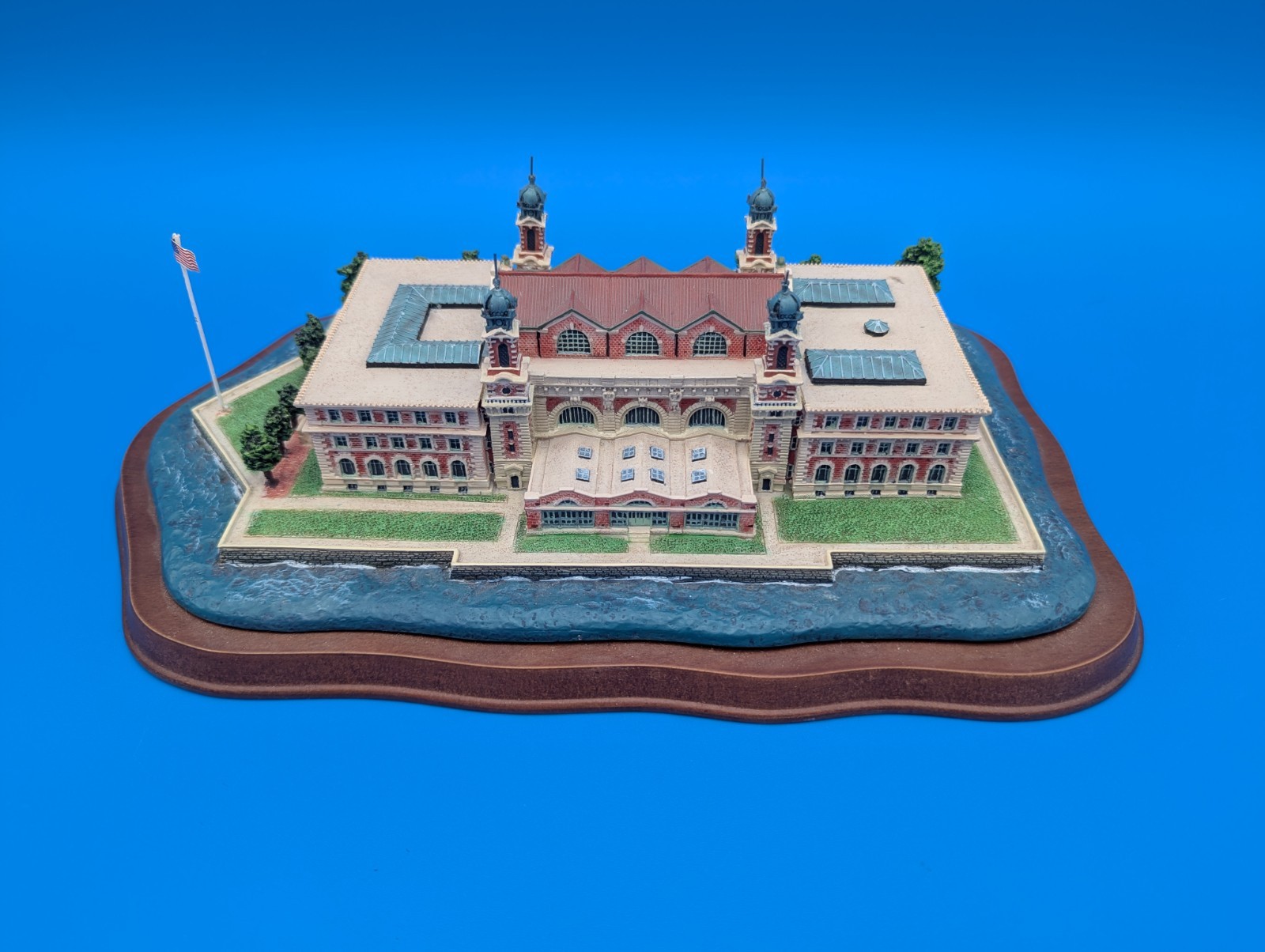 ELLIS ISLAND' MODEL BY THE DANBURY MINT 4 1/4 x 12 1/4 x 7 3/4 in. ELLIS ISLAND' MODEL BY THE DANBURY MINT 4 1/4 x 12 1/4 x 7 3/4 in.