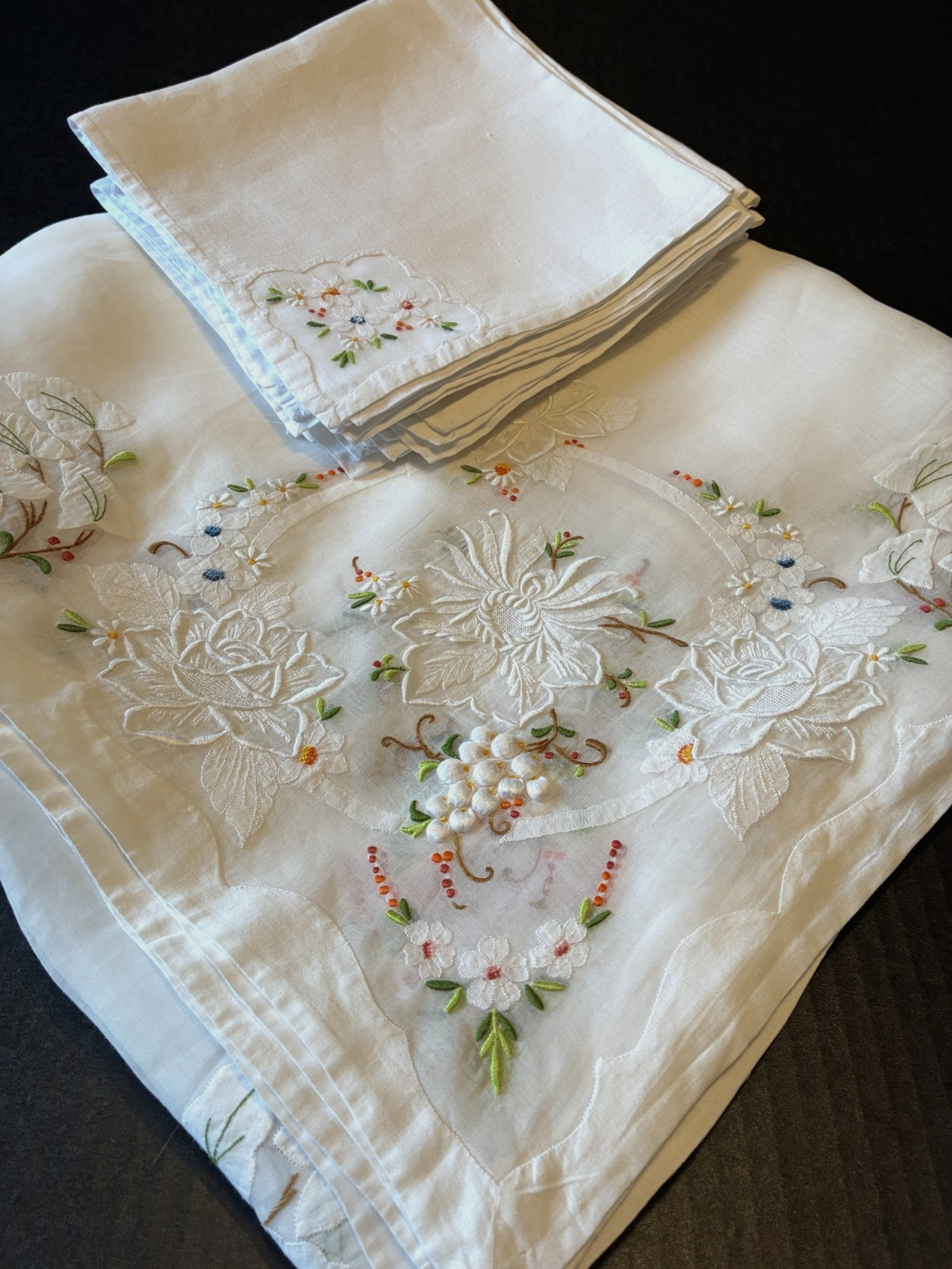 Vtg. Madeira Hand Embroidered Organdy Linen Tablecloth 11 Napkins Floral 120x66 Vtg. Madeira Hand Embroidered Organdy Linen Tablecloth 11 Napkins Floral 120x66