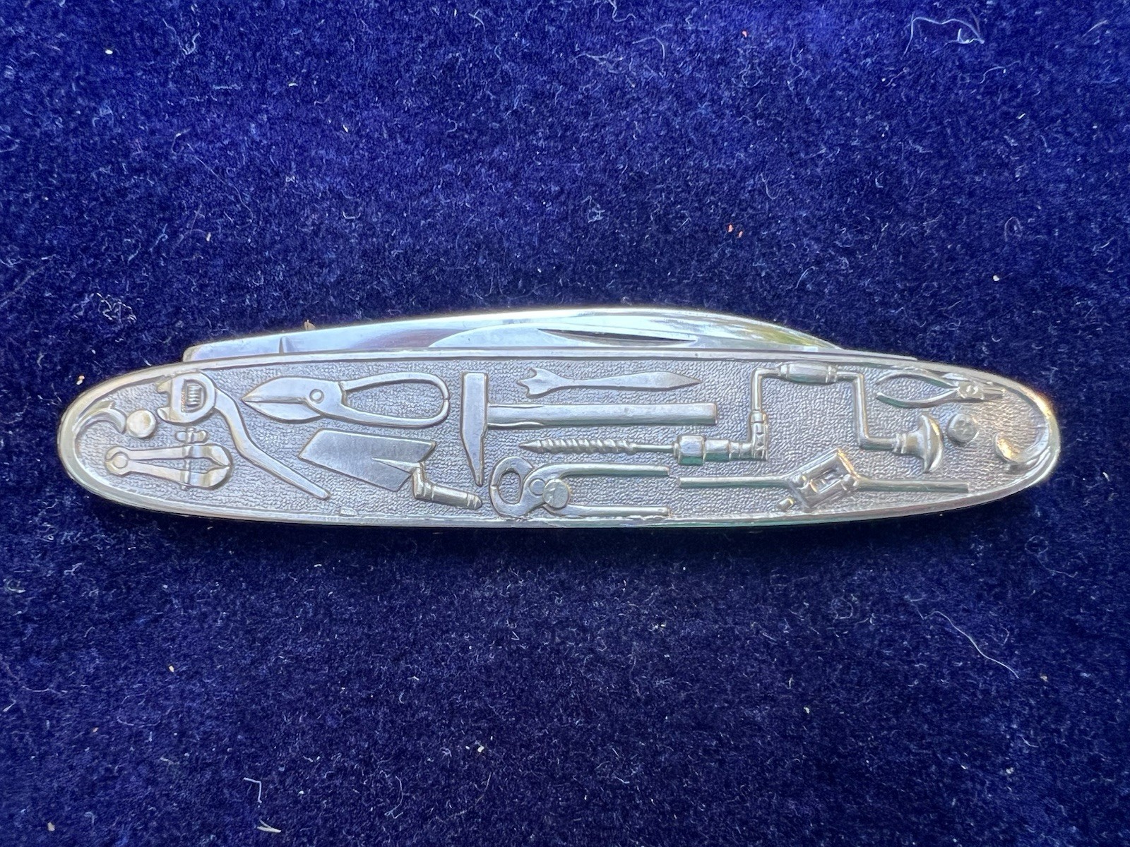 Vintage NOS Carl Schlieper Relief Handle Pocket Knife - Solingen, Germany “Eye” Vintage NOS Carl Schlieper Relief Handle Pocket Knife - Solingen, Germany “Eye”