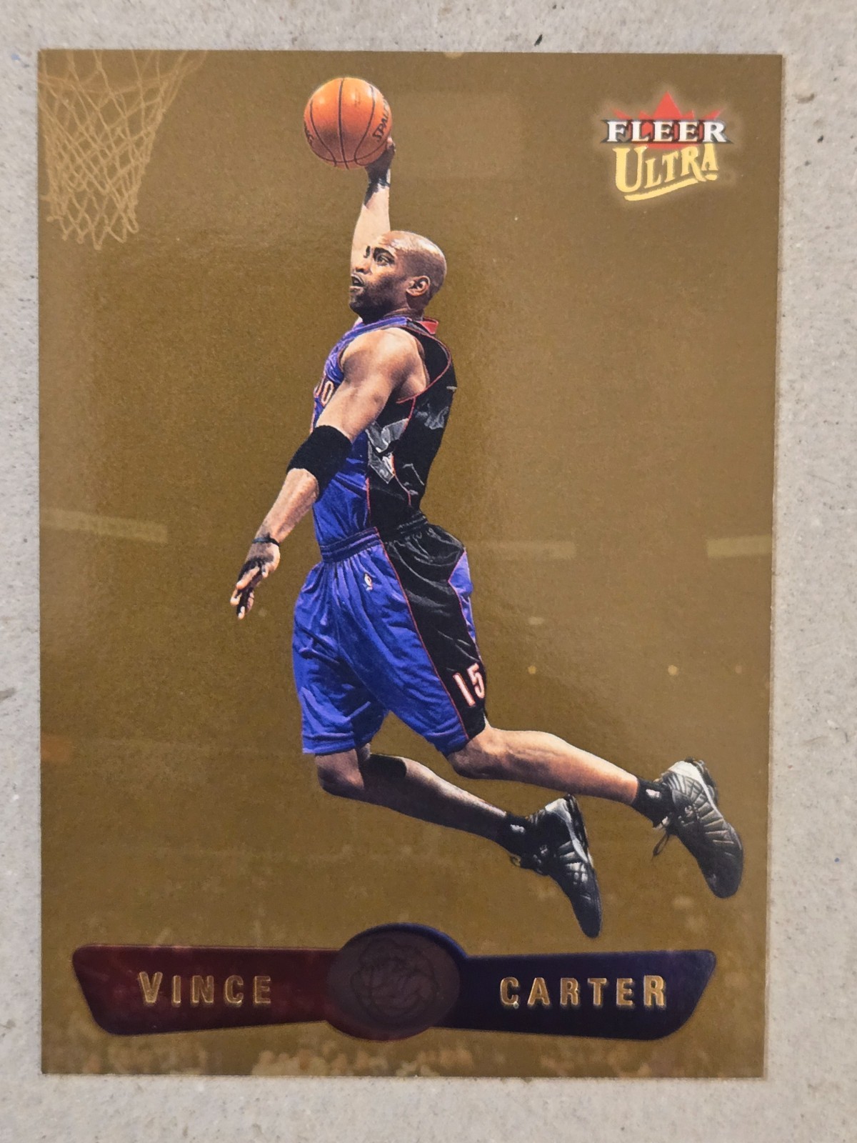 2000-01 FLEER ULTRA GOLD MEDALLION VINCE CARTER #1 BASKETBALL CARD DUNK 2000-01 FLEER ULTRA GOLD MEDALLION VINCE CARTER #1 BASKETBALL CARD DUNK