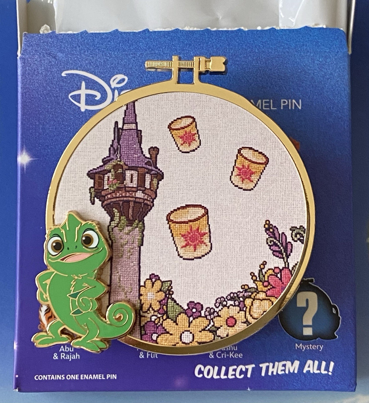 Disney PALM Pink A La Mode Sidekicks Cross Stitch RAPUNZEL PASCAL Pin - LE 500 Disney PALM Pink A La Mode Sidekicks Cross Stitch RAPUNZEL PASCAL Pin - LE 500