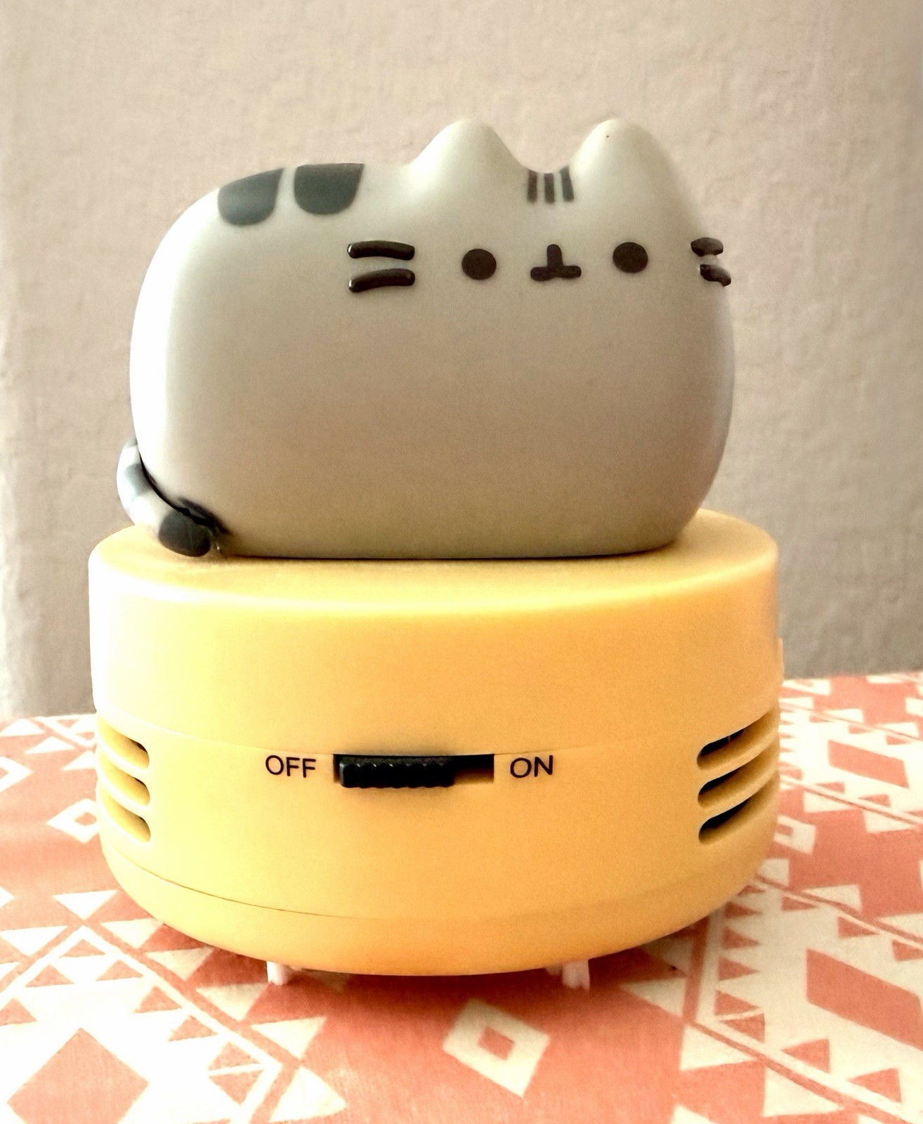 Pusheen Box Exclusive Mini Counter Desktop Vacuum Cleaner. Pusheen Box Exclusive Pusheen Box Exclusive Mini Counter Desktop Vacuum Cleaner. Pusheen Box Exclusive
