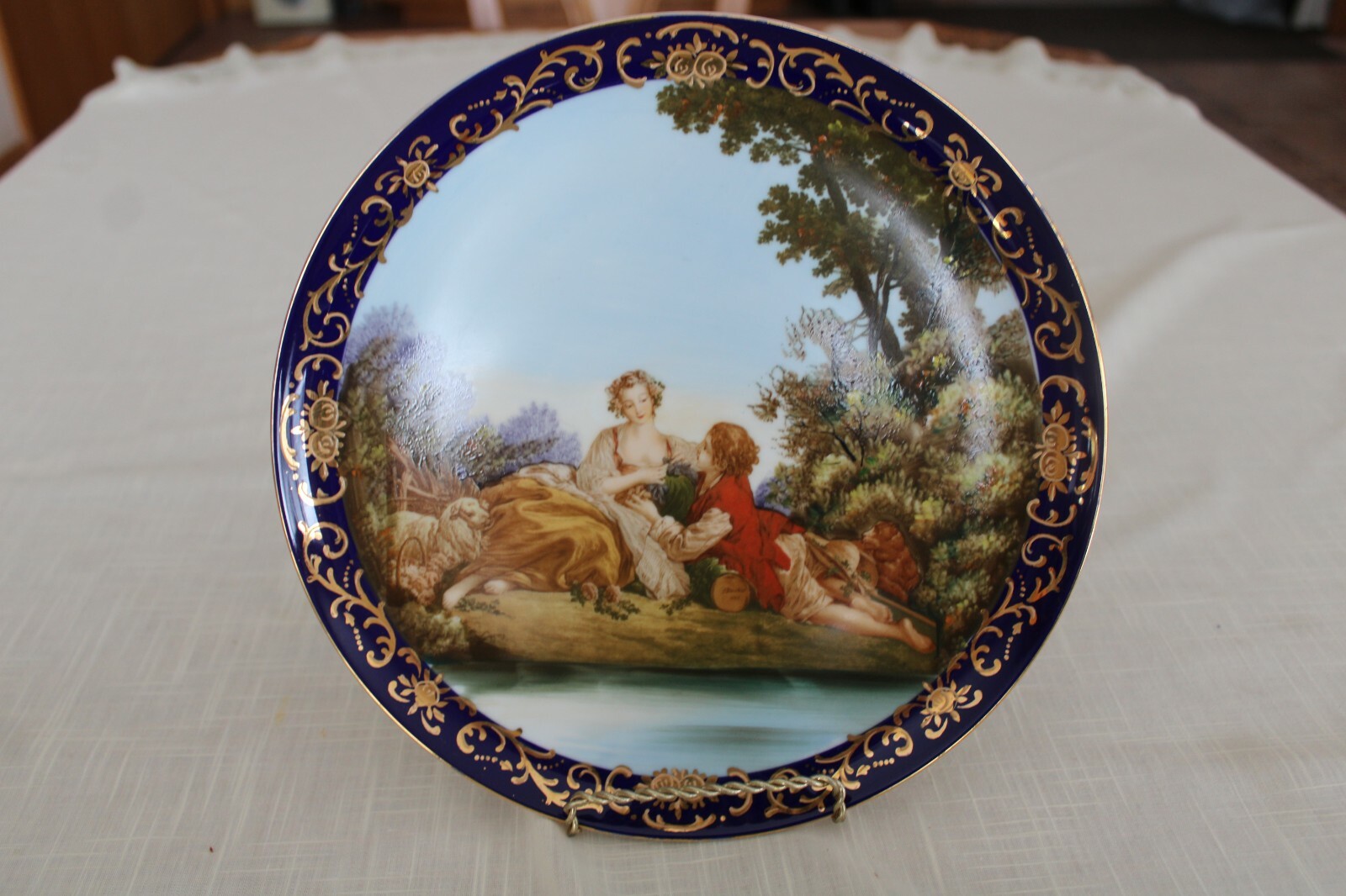 Victorian Vintage Ornate Courting Couple Porcelain Decorative Display Plate Victorian Vintage Ornate Courting Couple Porcelain Decorative Display Plate