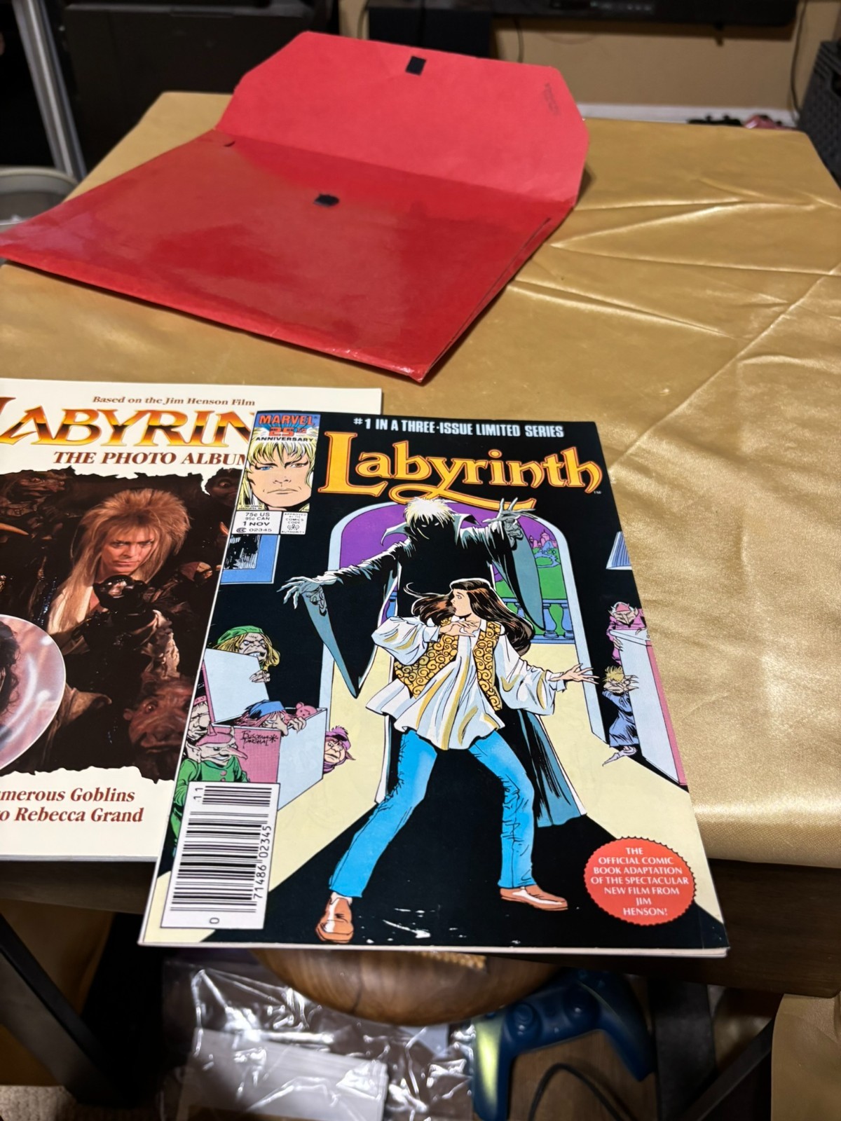 Lot of 2 Vintage 1986 Labyrinth Books Marvel Comic 1 Photo Album Jim Henson Rare Lot of 2 Vintage 1986 Labyrinth Books Marvel Comic 1 Photo Album Jim Henson Rare