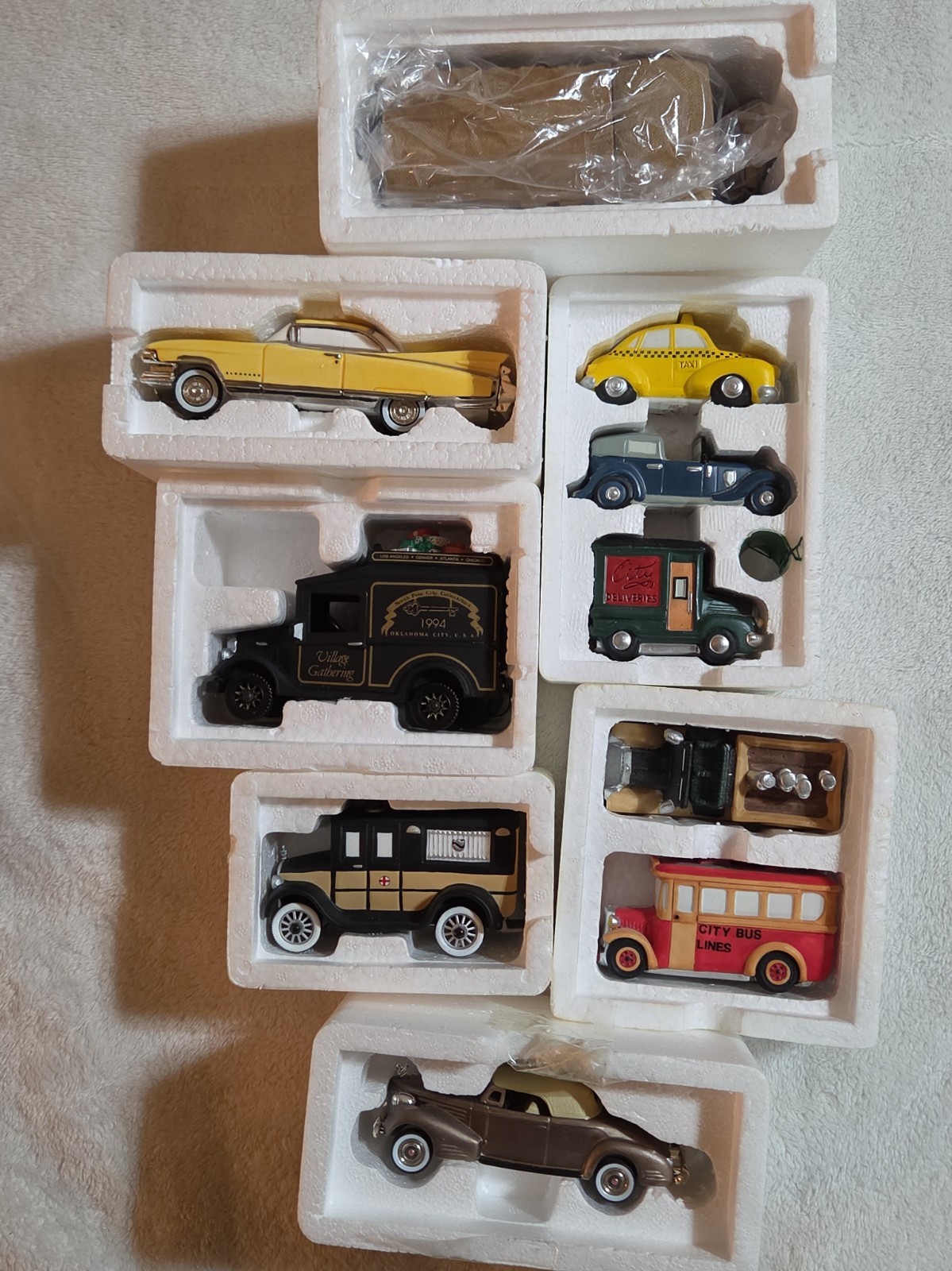 Department 56 Christmas Village Classic Cars Lot Cadillac Eldorado Truck Van