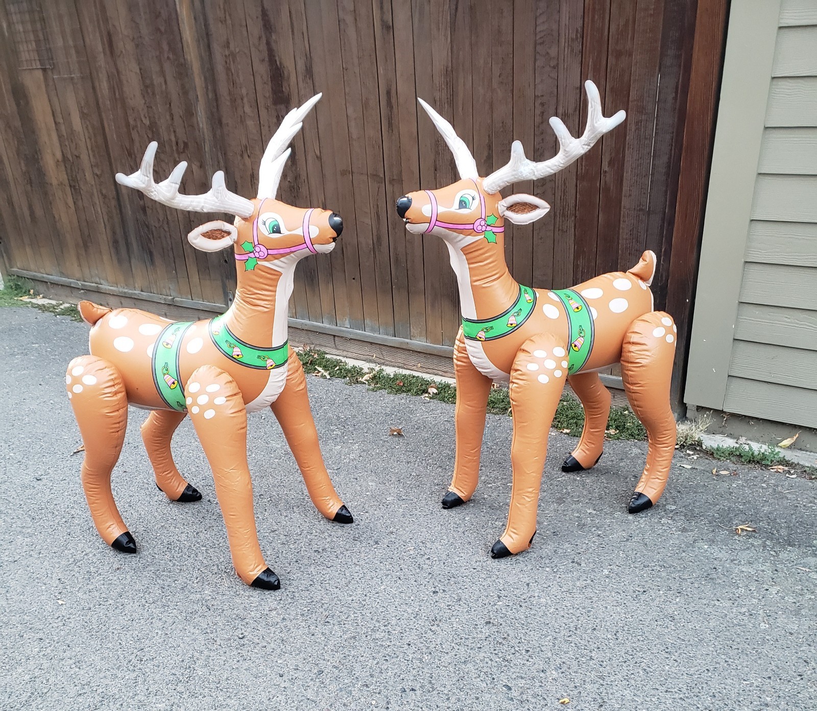 2 Vtg 1989 Intex Santa’s Reindeer Inflatable 43” Christmas Yard Decor/ TESTED 2 Vtg 1989 Intex Santa’s Reindeer Inflatable 43” Christmas Yard Decor/ TESTED