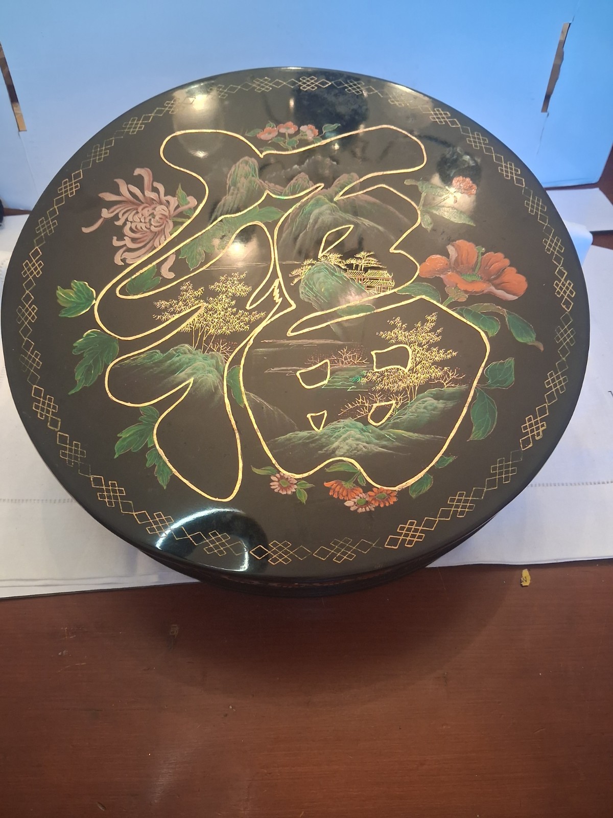 Vintage Chinese Fujian Lacquerware Candy Box Vintage Chinese Fujian Lacquerware Candy Box