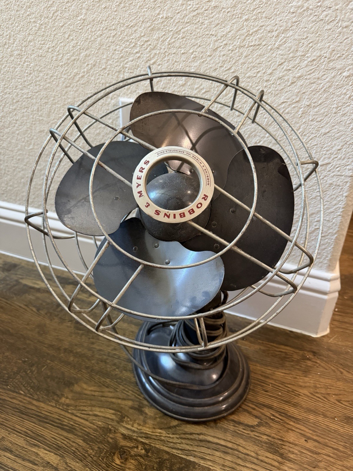 Vintage 1940s 50s Robbins & Myers Oscillating Desk Fan Art Deco Tested Working Vintage 1940s 50s Robbins & Myers Oscillating Desk Fan Art Deco Tested Working