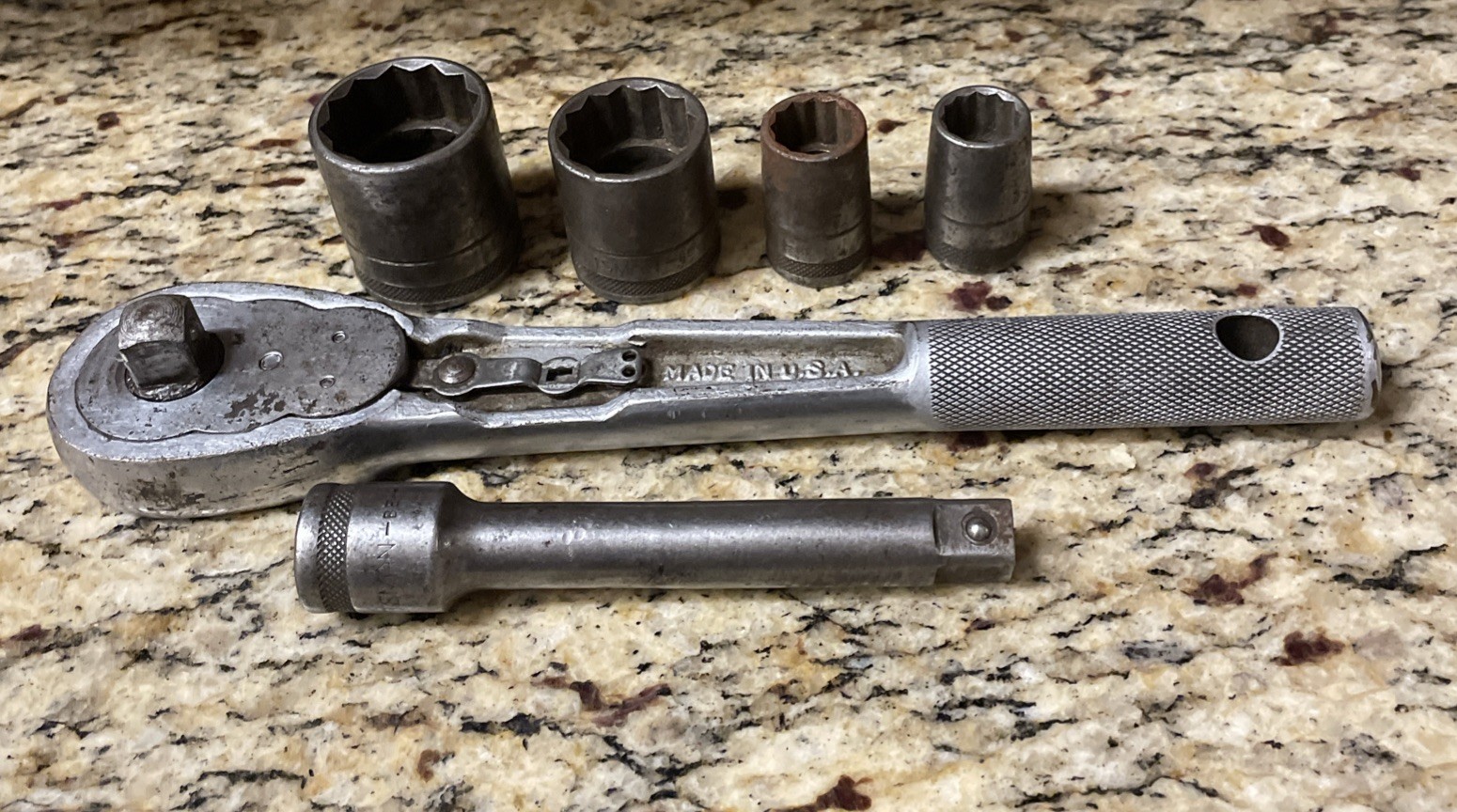 Craftsman 1940s BE Early 1/2” Ratchet + BE Extension & 4 Sockets Craftsman 1940s BE Early 1/2” Ratchet + BE Extension & 4 Sockets