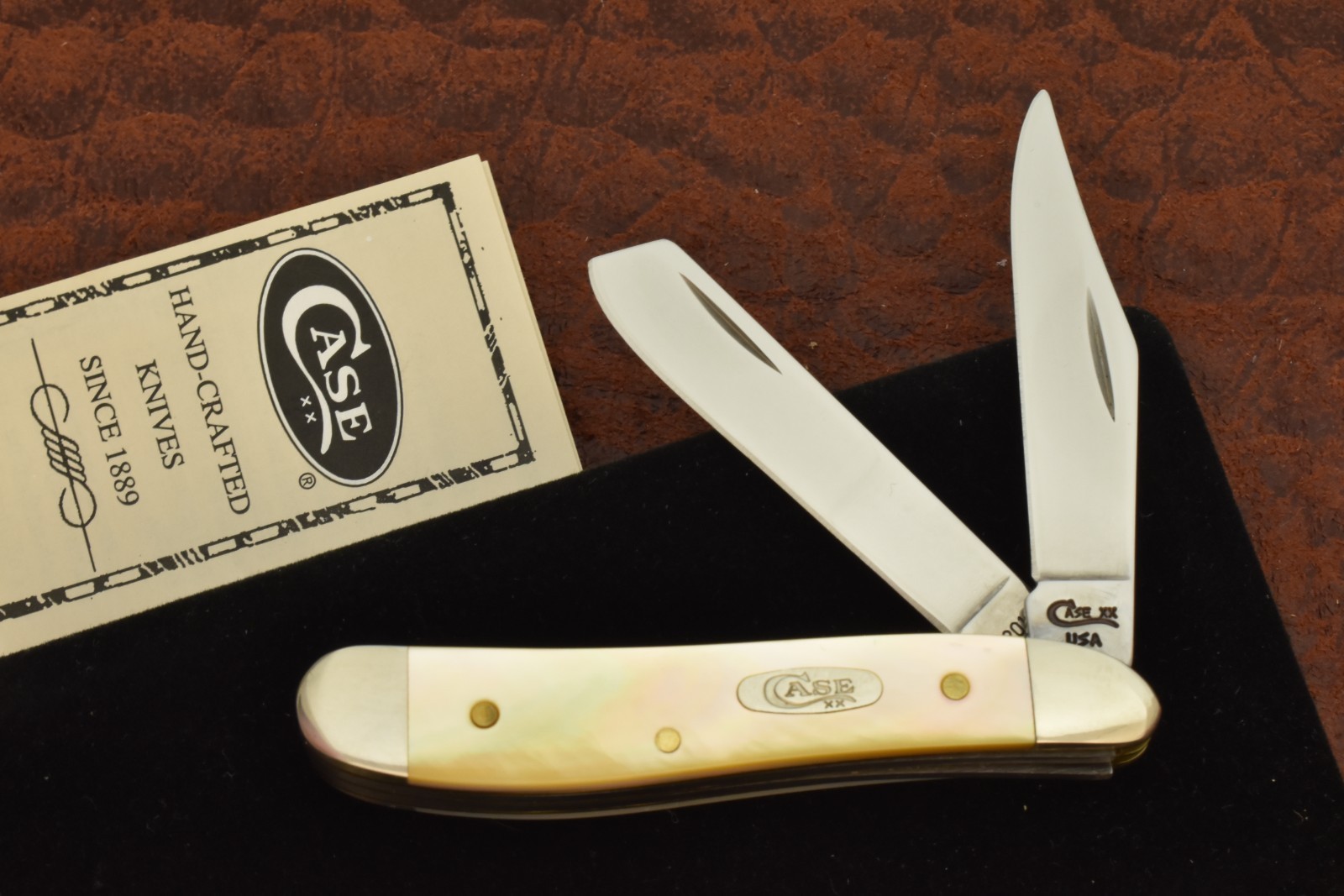 SUPER RARE CASE XX USA 1998 GOLD LIP PEARL TRAPPERNUT TRAPPER PEANUT KNIFE 36722