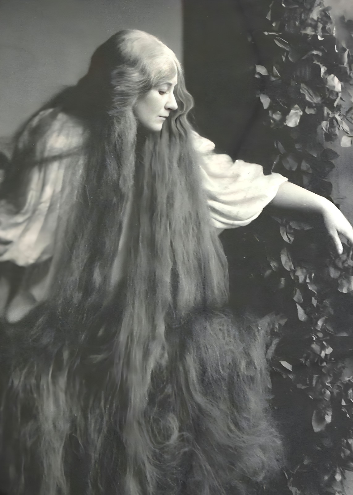 MARY GARDEN - Soprano OPERA Singer in 1905 Long Long Hair - 5 x 7 in MARY GARDEN - Soprano OPERA Singer in 1905 Long Long Hair - 5 x 7 in