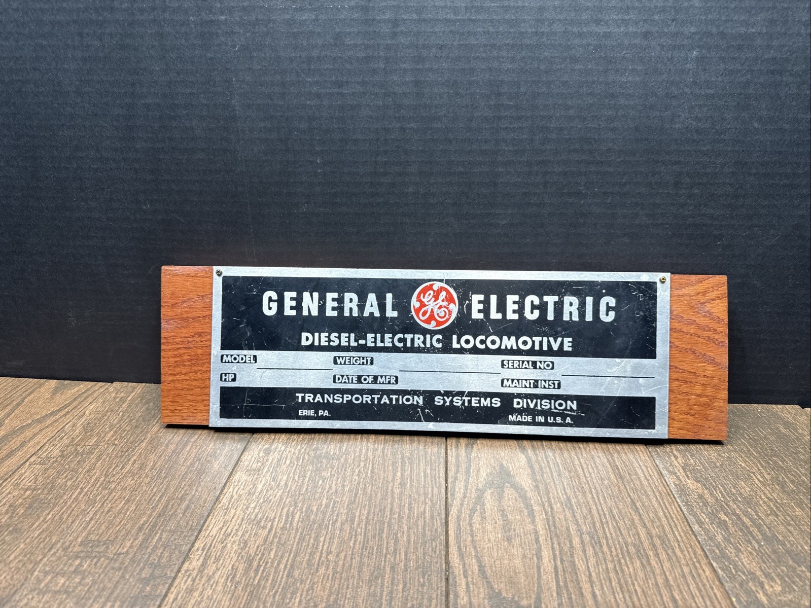 ERIE PA GENERAL MOTORS DIESEL-ELECTRIC LOCOMOTIVE BUILDERS PLATE NEW NOS ERIE PA GENERAL MOTORS DIESEL-ELECTRIC LOCOMOTIVE BUILDERS PLATE NEW NOS