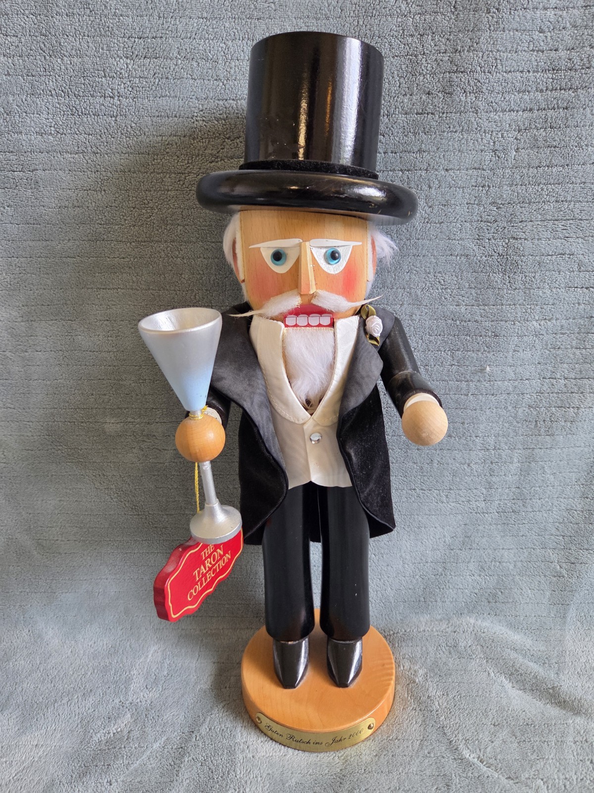 Steinbach “Taron Millennium” S1700 nutcracker signed in Good Condition Steinbach “Taron Millennium” S1700 nutcracker signed in Good Condition