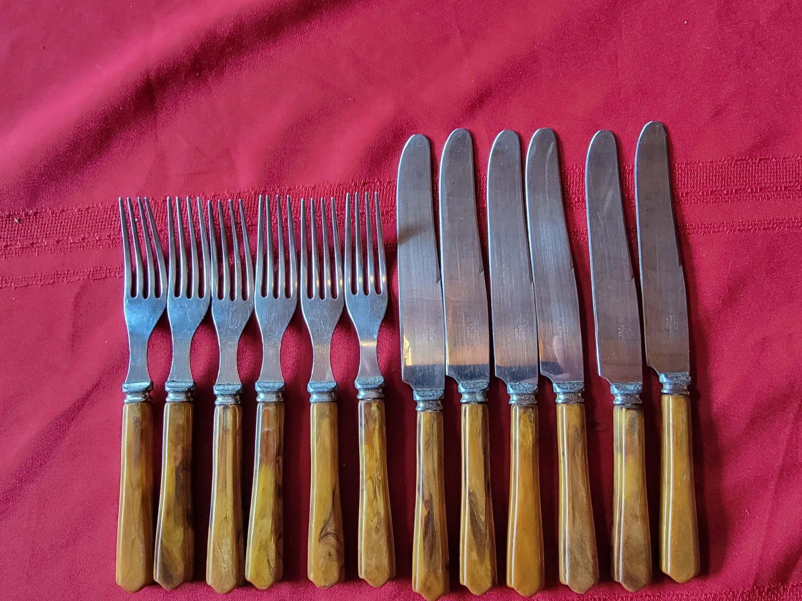Vintage-Lot of 12 Bakelite Silverware Utensils Flatware Collectible GB93