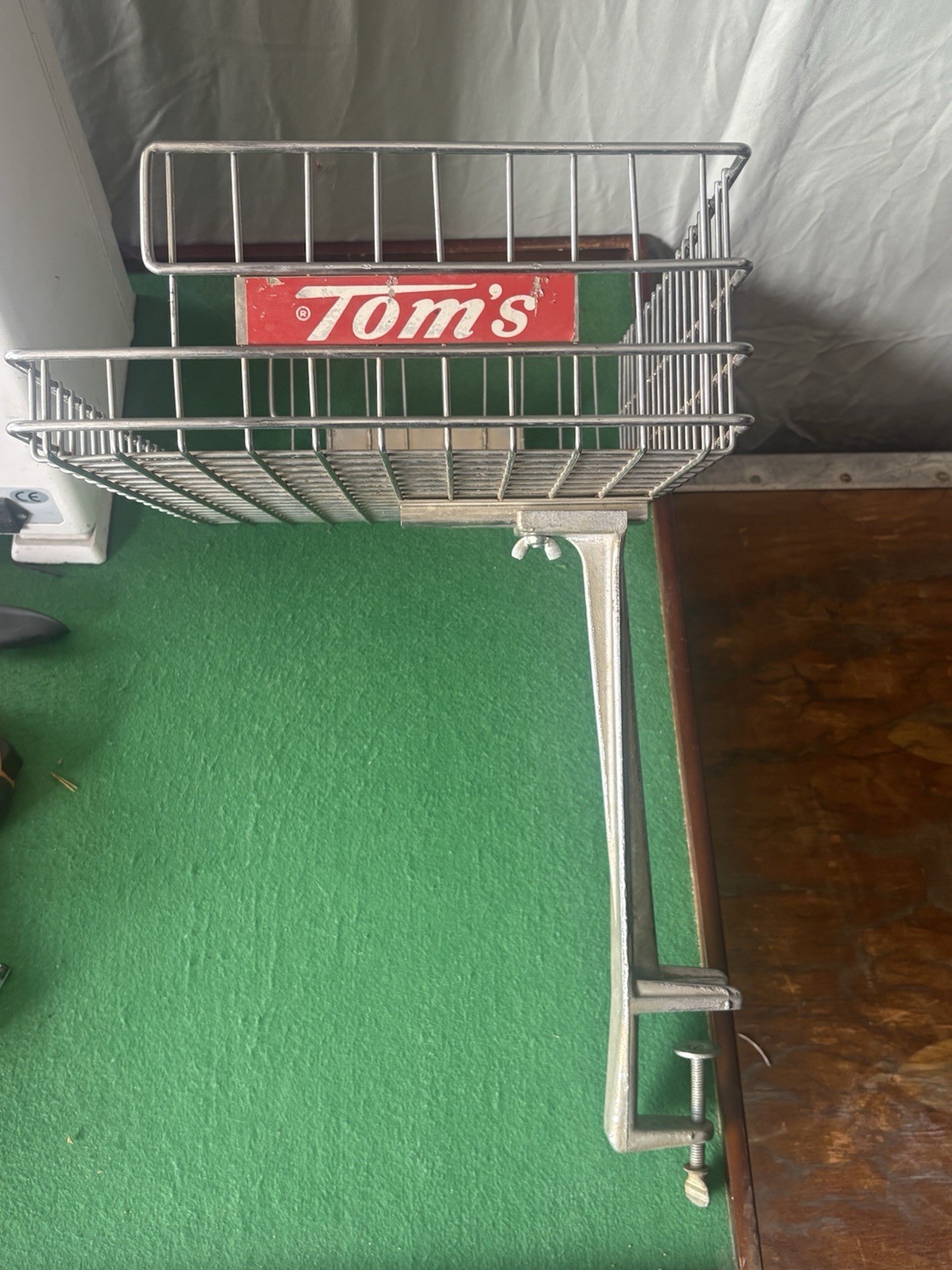 Vintage Tom’s Peanuts CANTILEVER Wire Store Display Basket Rack W/ Clamp Rare VG Vintage Tom’s Peanuts CANTILEVER Wire Store Display Basket Rack W/ Clamp Rare VG