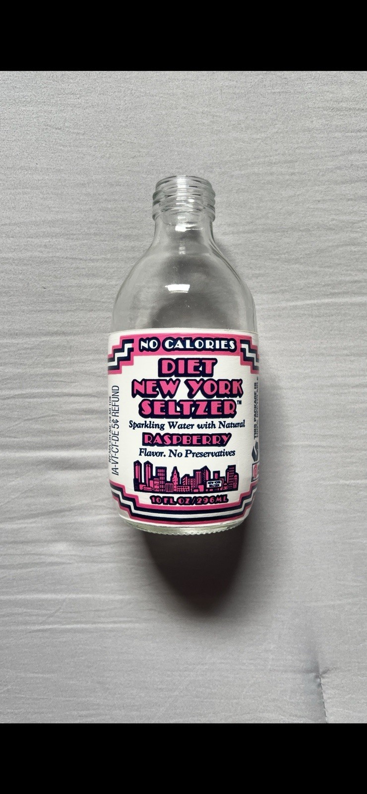 Vintage 80s NEW YORK SELTZER Raspberry Soda Bottle WORLD TRADE CENTER *PRISTINE* Vintage 80s NEW YORK SELTZER Raspberry Soda Bottle WORLD TRADE CENTER *PRISTINE*
