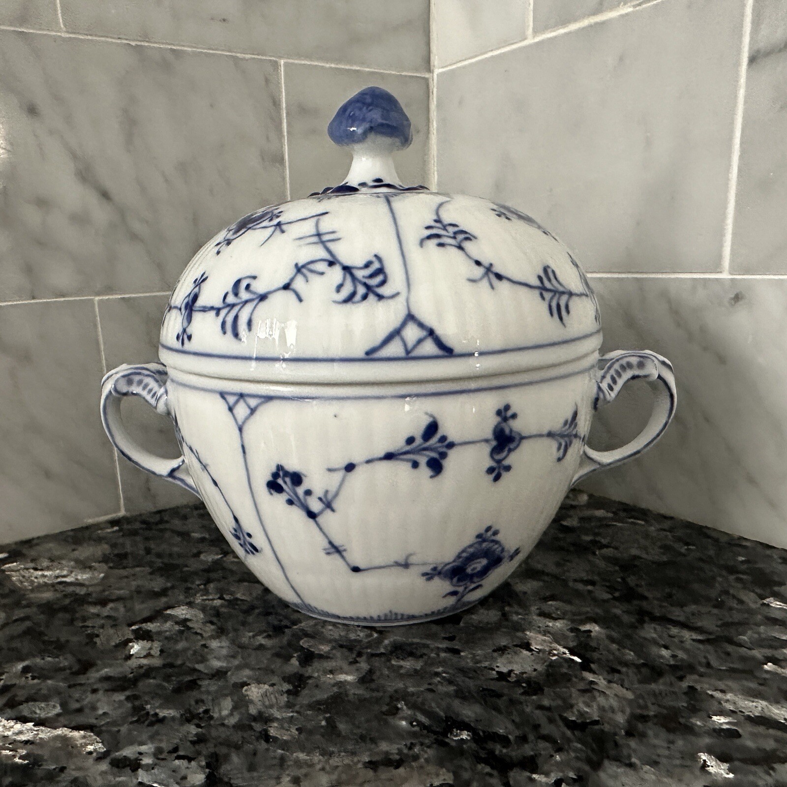 Royal Copenhagen Blue Fluted Plain Sugar Bowl w. Lid - #1/245