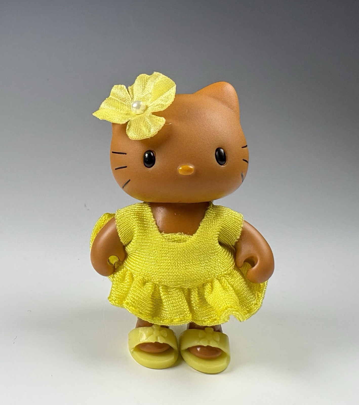 Hello Kitty Bandai 2002 Sun Tan Swimwear Mimmy Yellow With Shoes Hello Kitty Bandai 2002 Sun Tan Swimwear Mimmy Yellow With Shoes