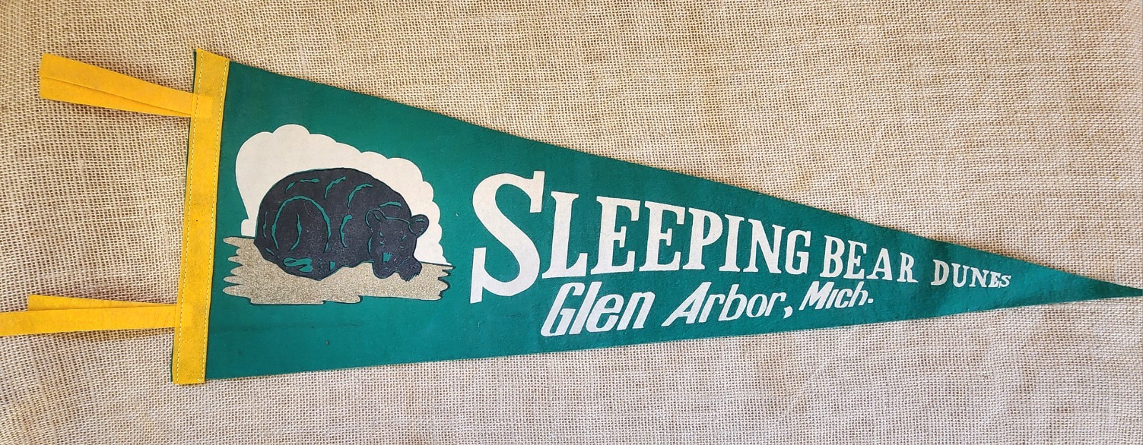 ⛵ Vintage Sleeping Bear Dunes Souvenir flag Pennant - Glen Arbor Lake Michigan ⛵ Vintage Sleeping Bear Dunes Souvenir flag Pennant - Glen Arbor Lake Michigan
