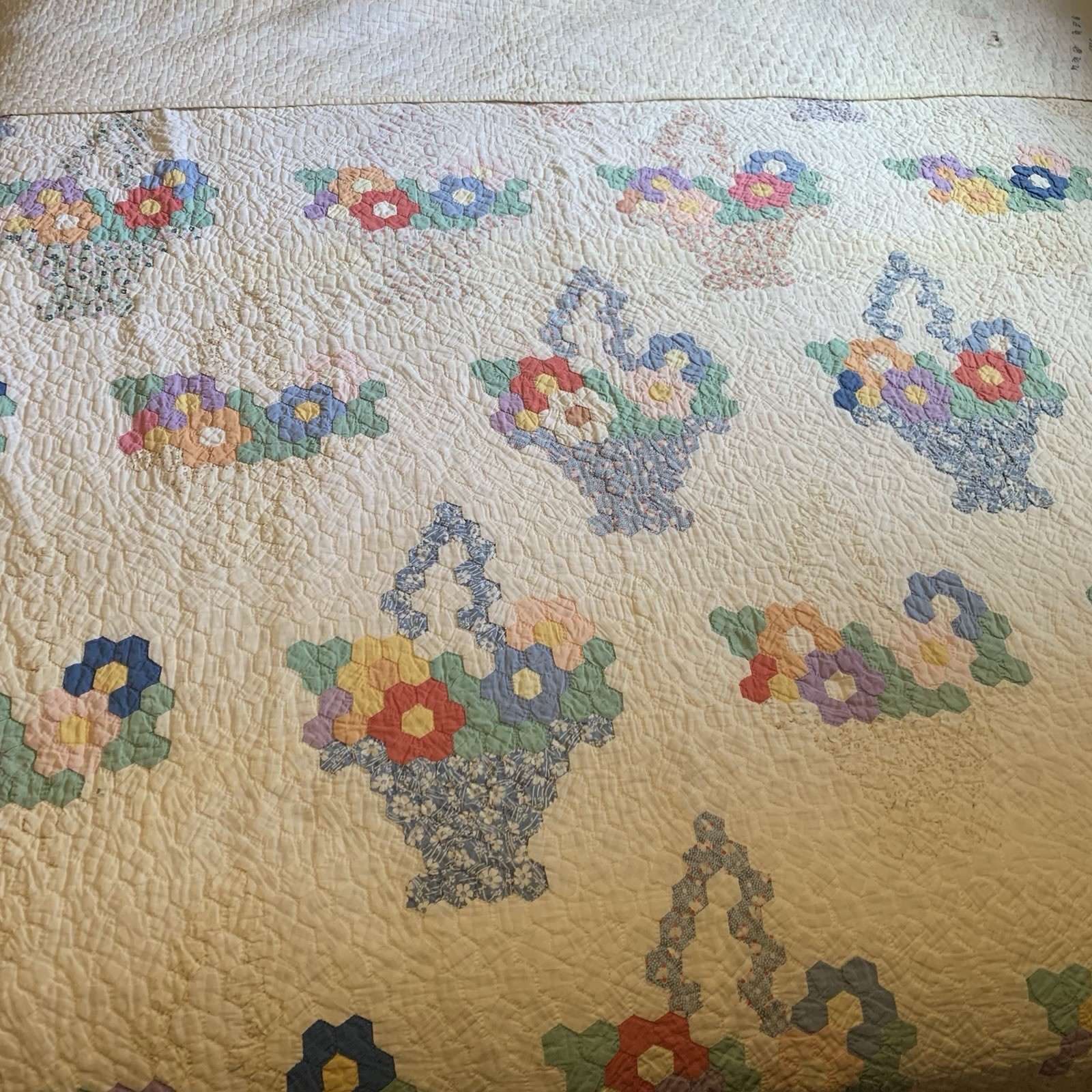 Vintage “Grandmother’s Flower Garden Basket” Quilt Cottagcore 1938 Signed FLAWS Vintage “Grandmother’s Flower Garden Basket” Quilt Cottagcore 1938 Signed FLAWS