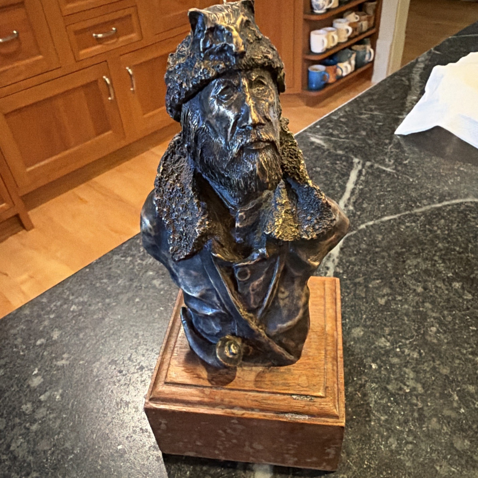 Vintage 1976 Mountain Man Bust Bronze Metal Sculpture Raccoon Skin Cap 382/1500