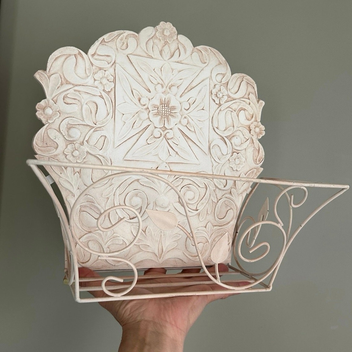 Vintage Metal Wall Mount plant holder Rack cream cottage decor French country Vintage Metal Wall Mount plant holder Rack cream cottage decor French country
