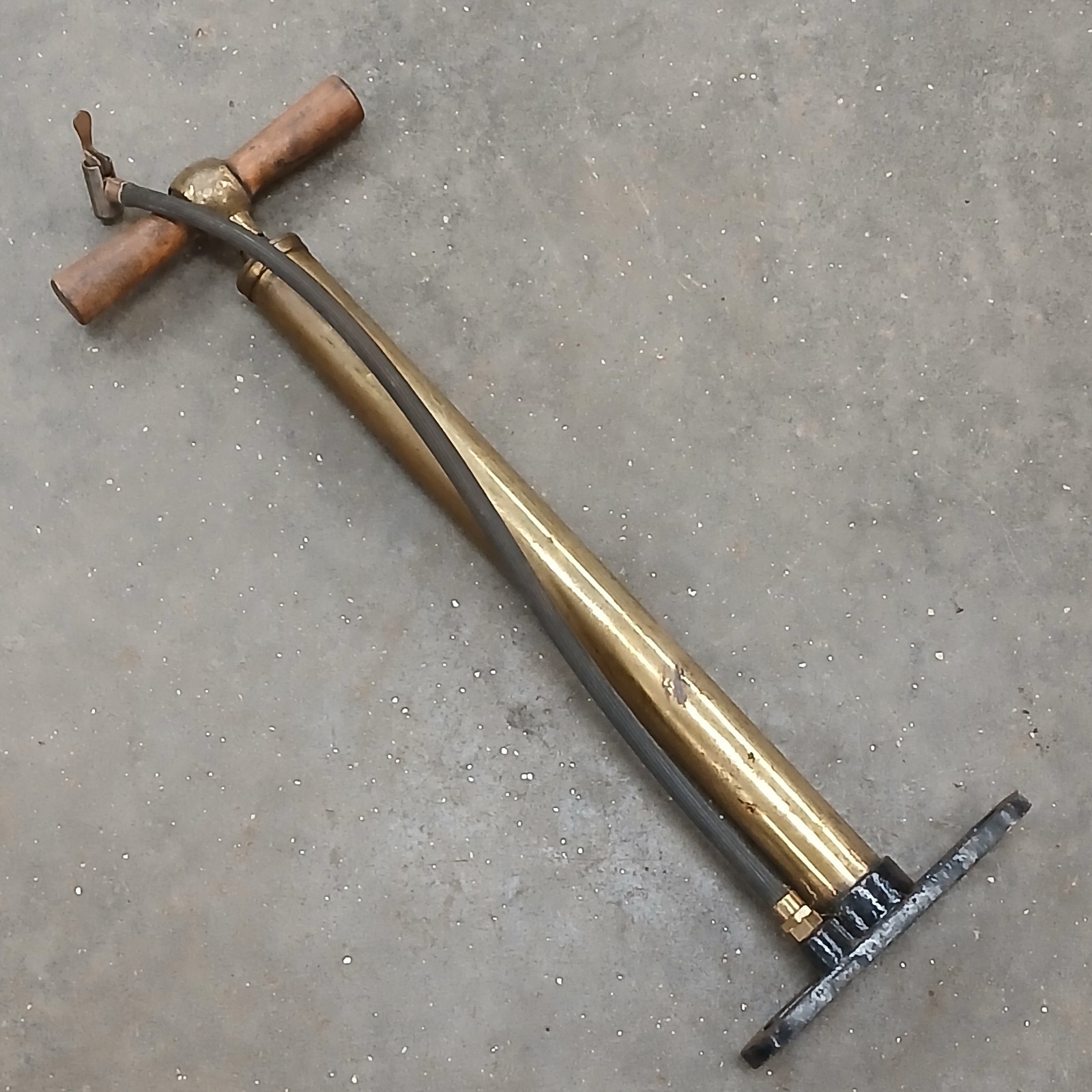 Vintage Antique Automobile Brass Tire Air Pump Ford Dodge Packard Chevrolet Star Vintage Antique Automobile Brass Tire Air Pump Ford Dodge Packard Chevrolet Star