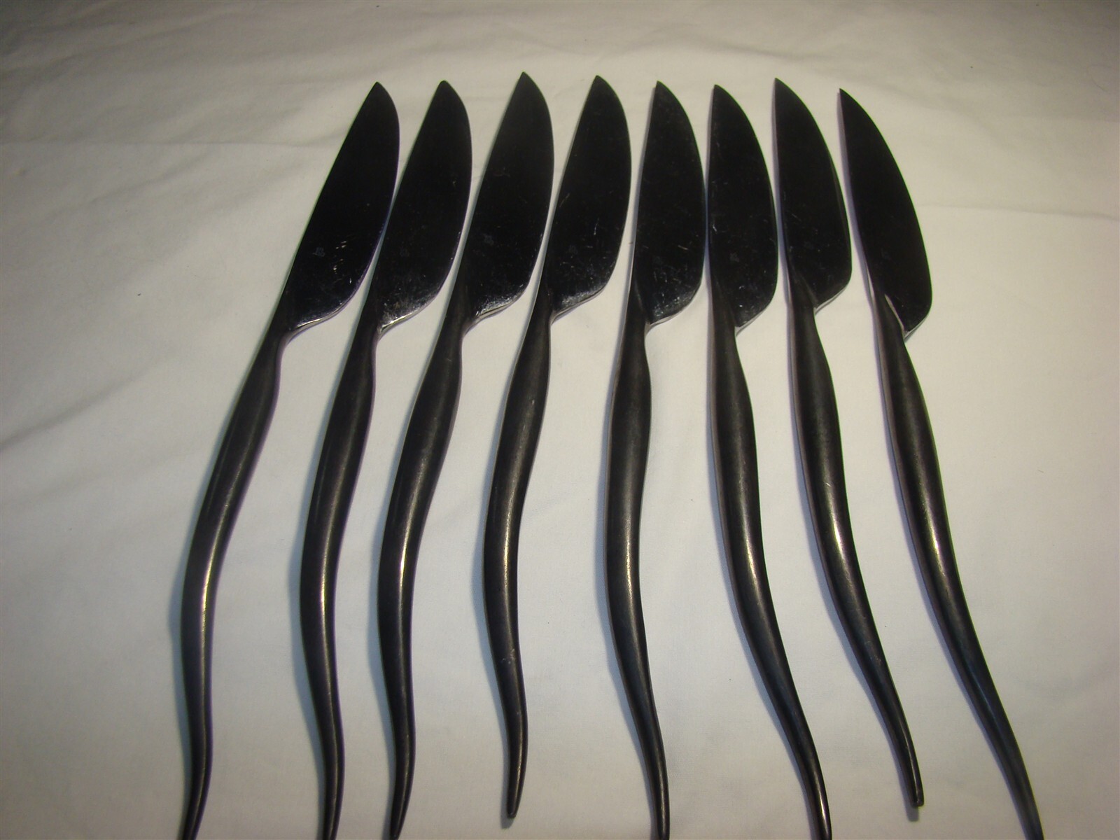 8 Twirl Dinner Knives By Gourmet Settings, Hand Made Black Satin Twisted Handle 8 Twirl Dinner Knives By Gourmet Settings, Hand Made Black Satin Twisted Handle