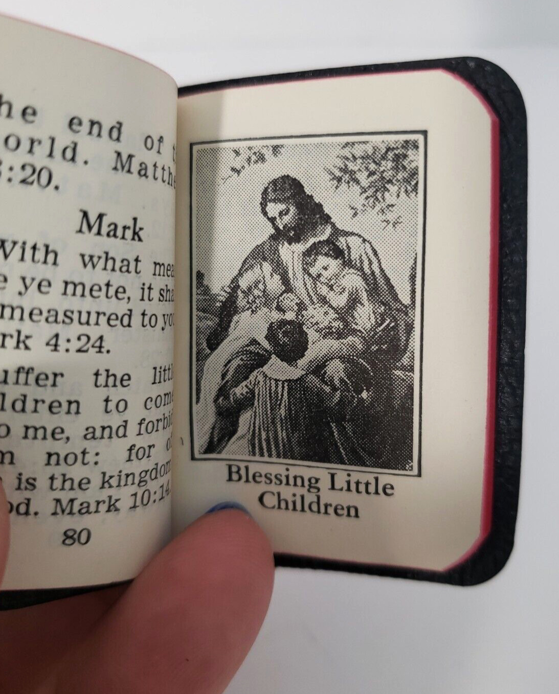 Vintage Miniature THE LITTLE BIBLE Mini Holy Bible Gospel & Pictures David Cook