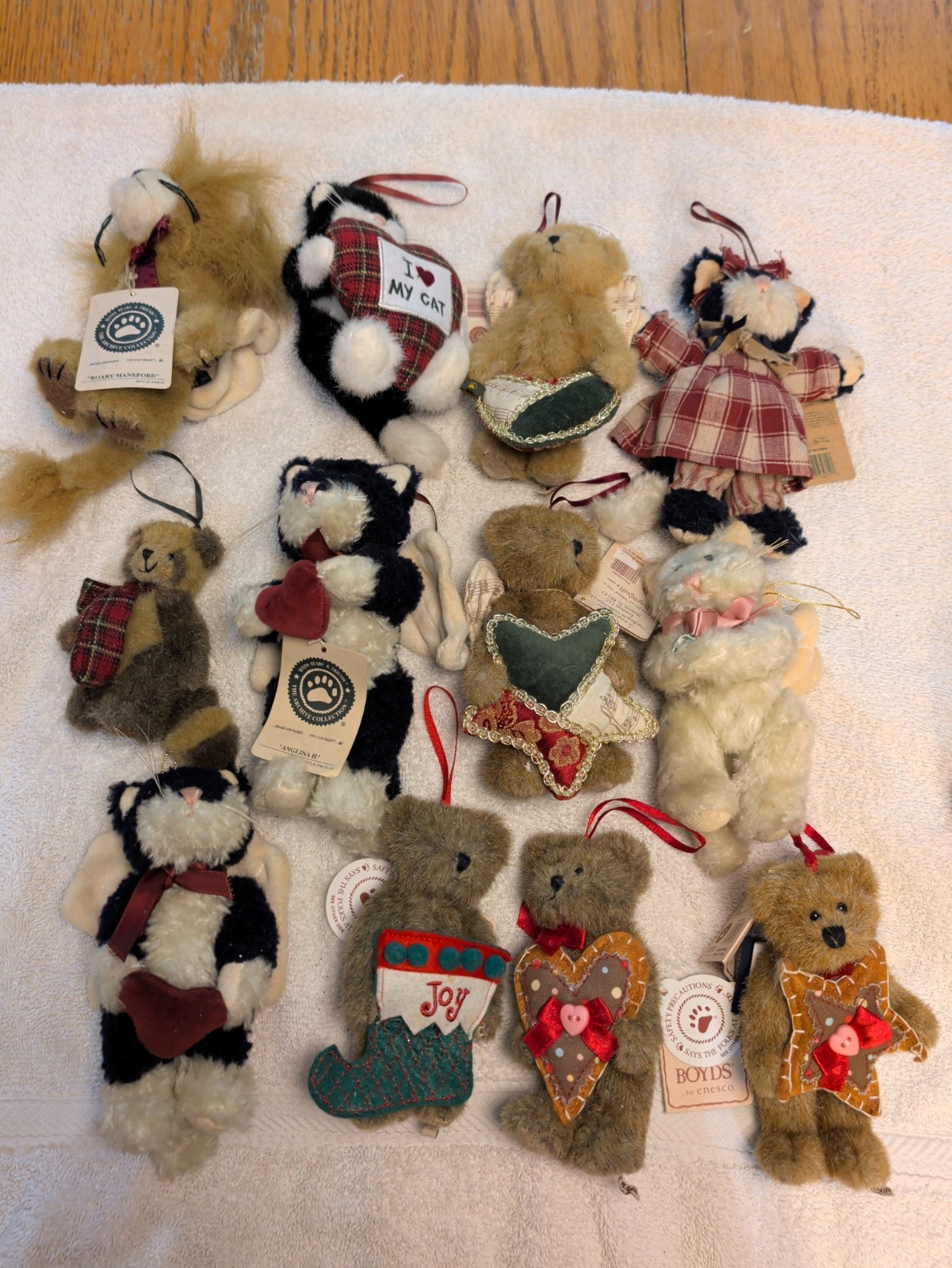 Lot of 12 Vintage Boyd\'s Bear Ornament