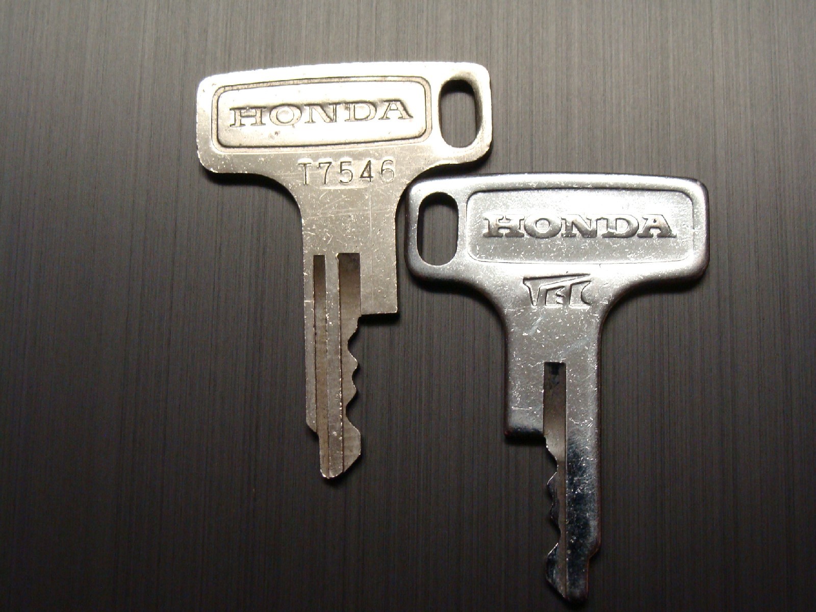 VINTAGE HONDA MOTORCYCLE KEYS VINTAGE HONDA MOTORCYCLE KEYS
