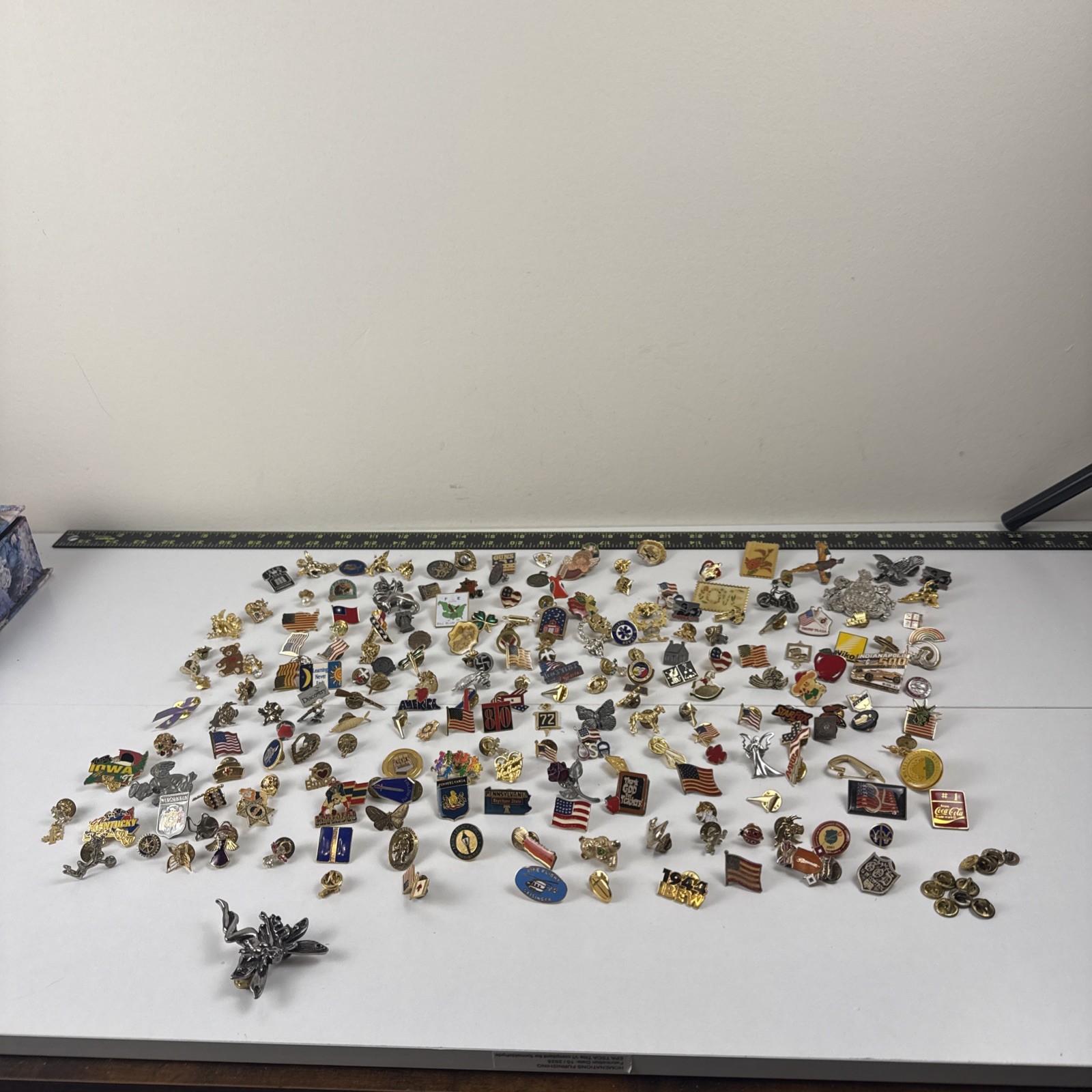 HUGE VINTAGE LAPEL PIN LOT 100+ Variety Estate Military Flag Advertising Pins HUGE VINTAGE LAPEL PIN LOT 100+ Variety Estate Military Flag Advertising Pins
