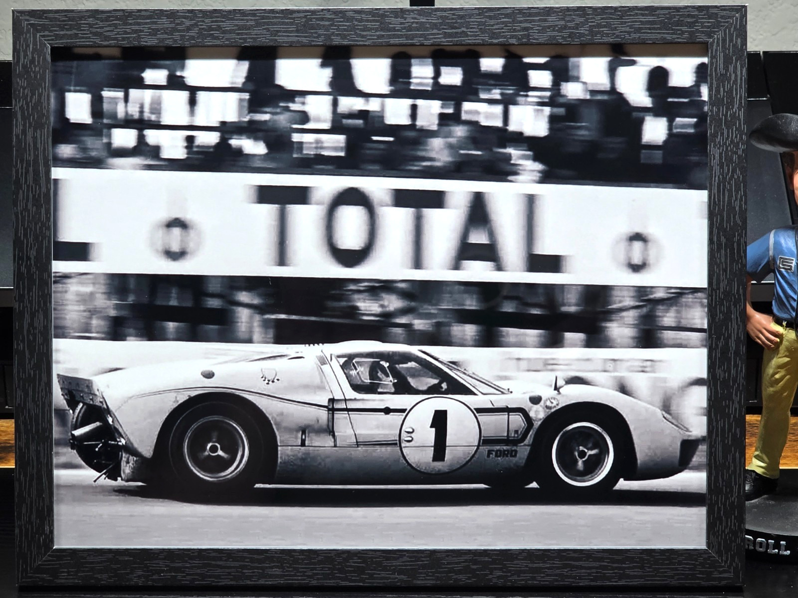 Framed 1967 Le mans Ford GT40 Dan Gurney & A.J. Foyt - 11x8.5 reproduction print
