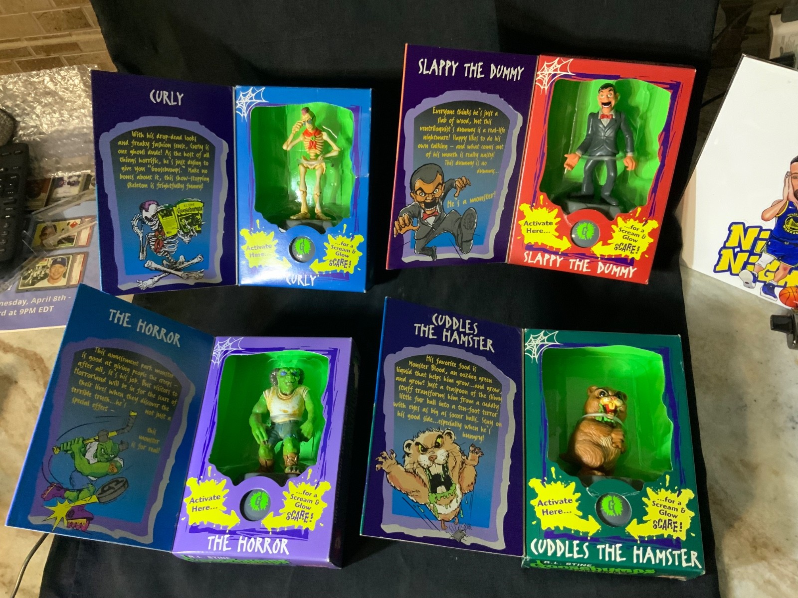 GOOSEBUMPS COLLECTIBLES FIGURES - RARE 1996 R.L STINE -ANIMATED SCREAM (4 BOOKS) GOOSEBUMPS COLLECTIBLES FIGURES - RARE 1996 R.L STINE -ANIMATED SCREAM (4 BOOKS)