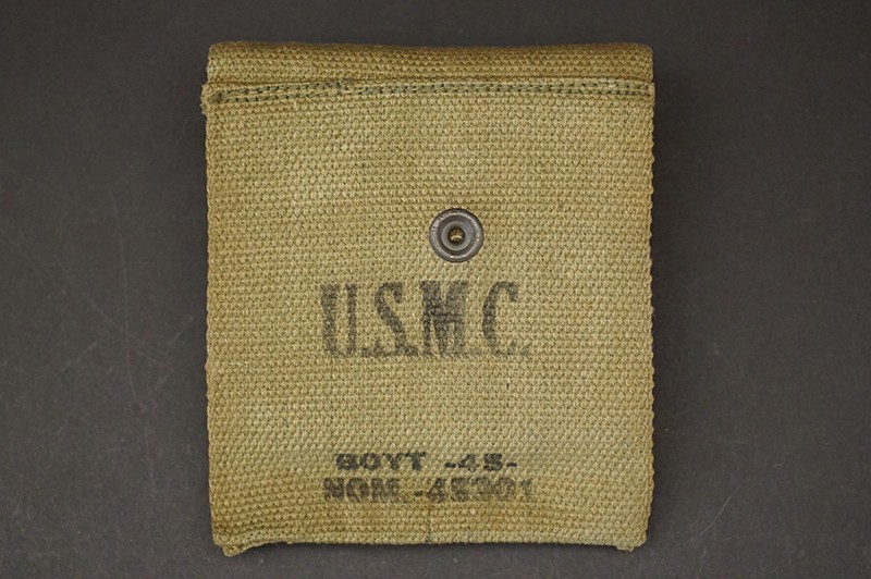 WWII USMC POUCH WITH ACCESSORIES, MINT ORIGINAL WWII USMC POUCH WITH ACCESSORIES, MINT ORIGINAL