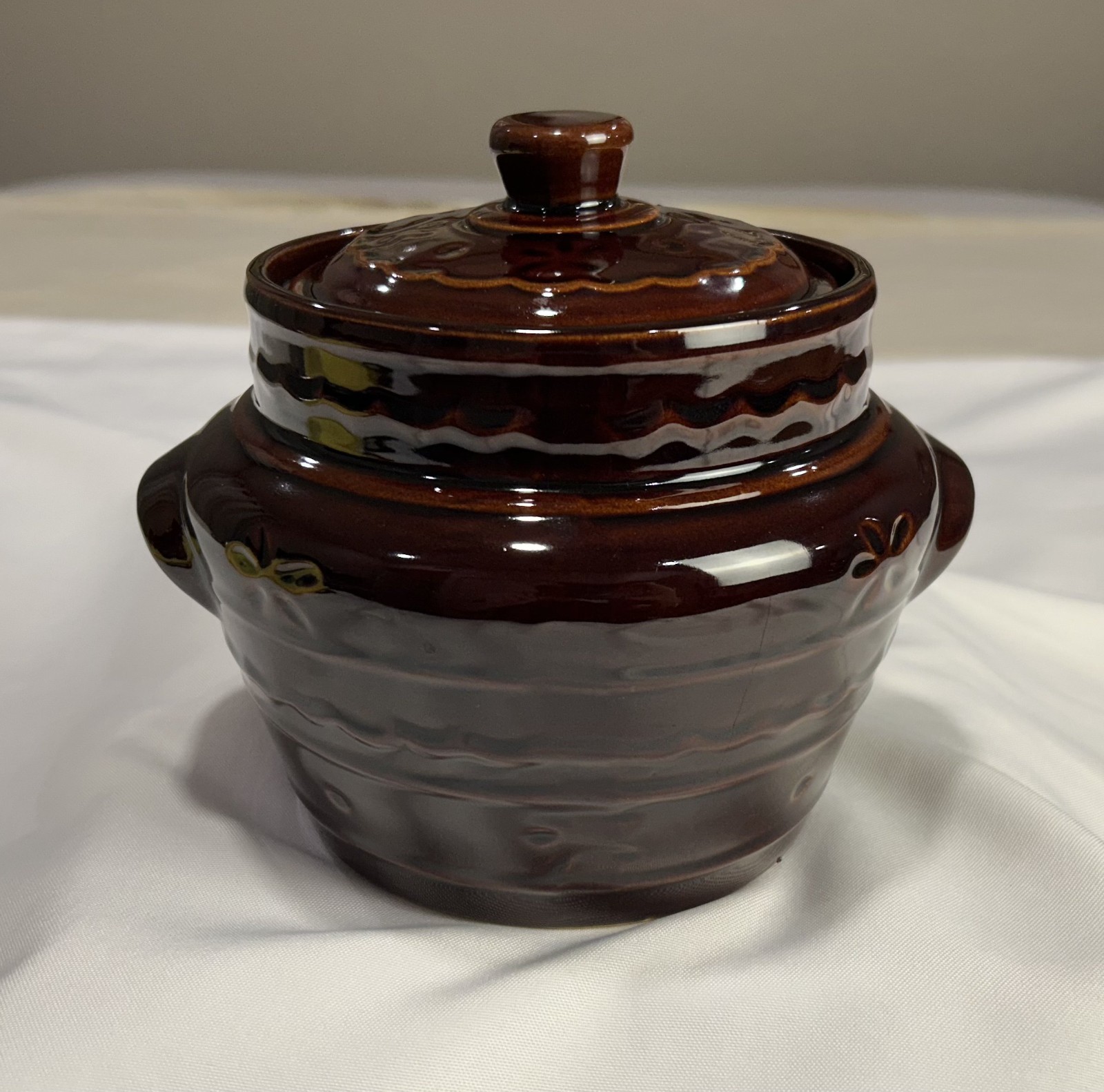 Vintage Mar-Crest Daisy Dot 3 Qt Brown Bean Pot/Casserole *Mint Cond* Vintage Mar-Crest Daisy Dot 3 Qt Brown Bean Pot/Casserole *Mint Cond*
