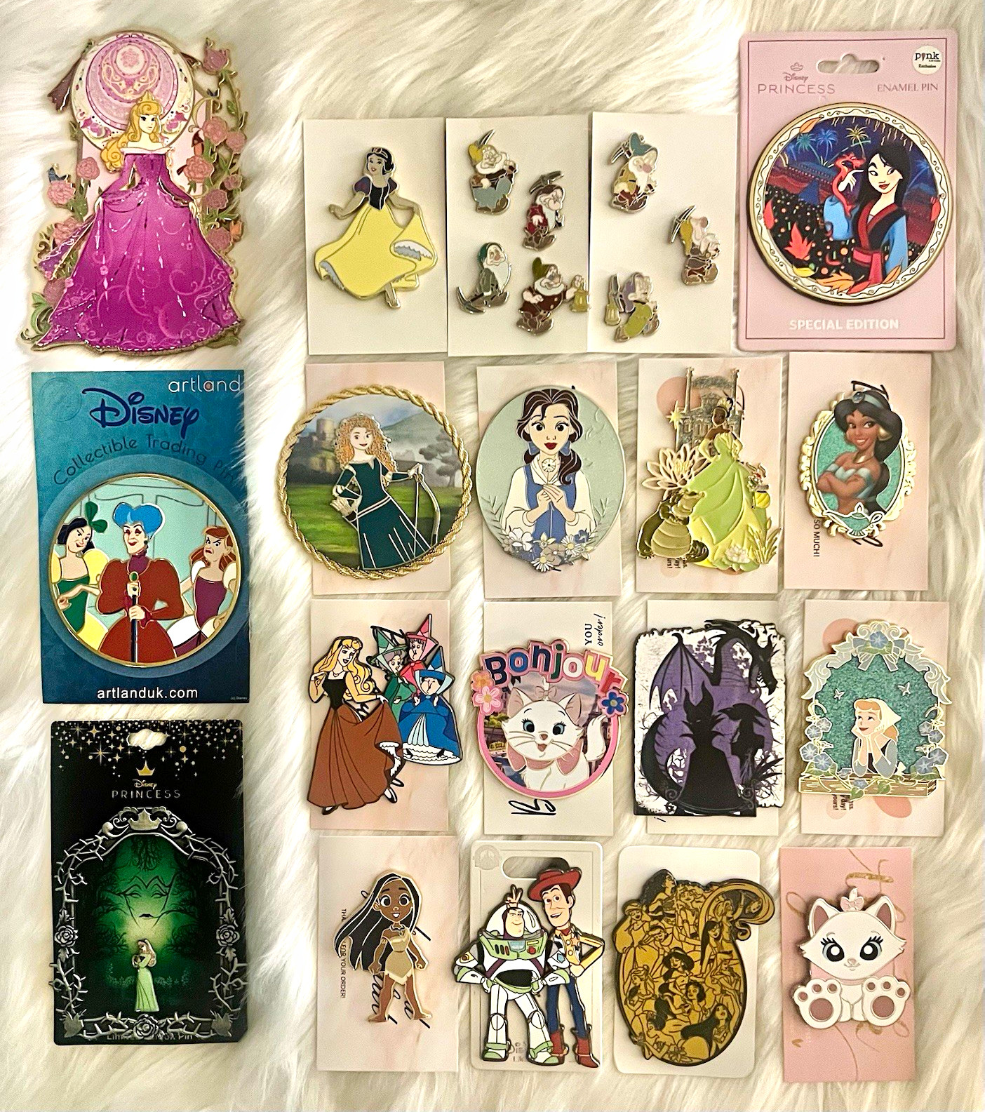 ATTN RESELLERS: Collection of 24 Auth Disney / Fantasy Pins -Tons of Princesses ATTN RESELLERS: Collection of 24 Auth Disney / Fantasy Pins -Tons of Princesses