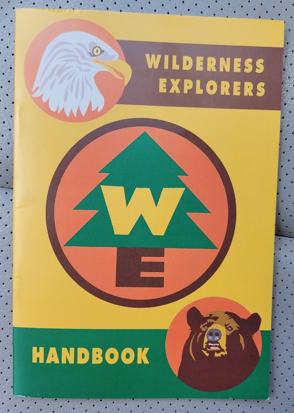NEWEST version 0522 DISNEY ANIMAL KINGDOM WILDERNESS EXPLORER HANDBOOK latest 23