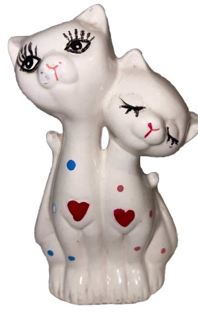Fun Vintage Two Cat Figurine Hearts And Polkadots Japan porcelain Fun Vintage Two Cat Figurine Hearts And Polkadots Japan porcelain