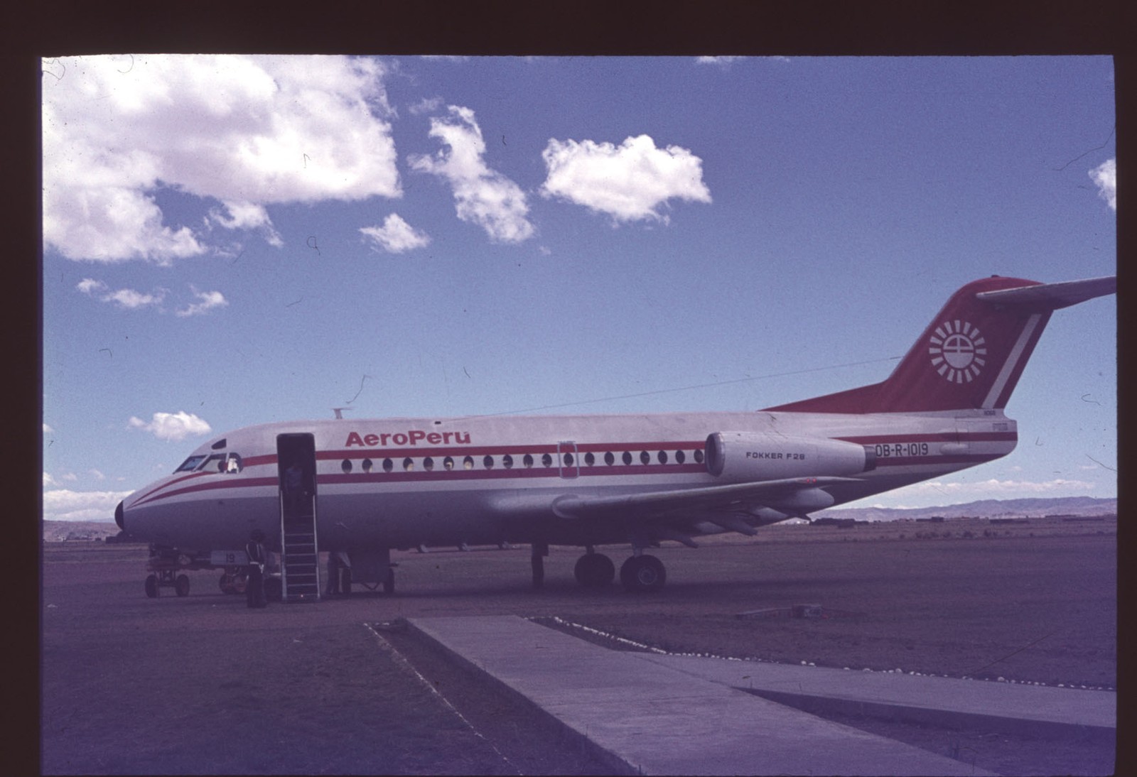 Orig 35mm airline slide Aeroperu F28-1000 OB-R-1019 Orig 35mm airline slide Aeroperu F28-1000 OB-R-1019